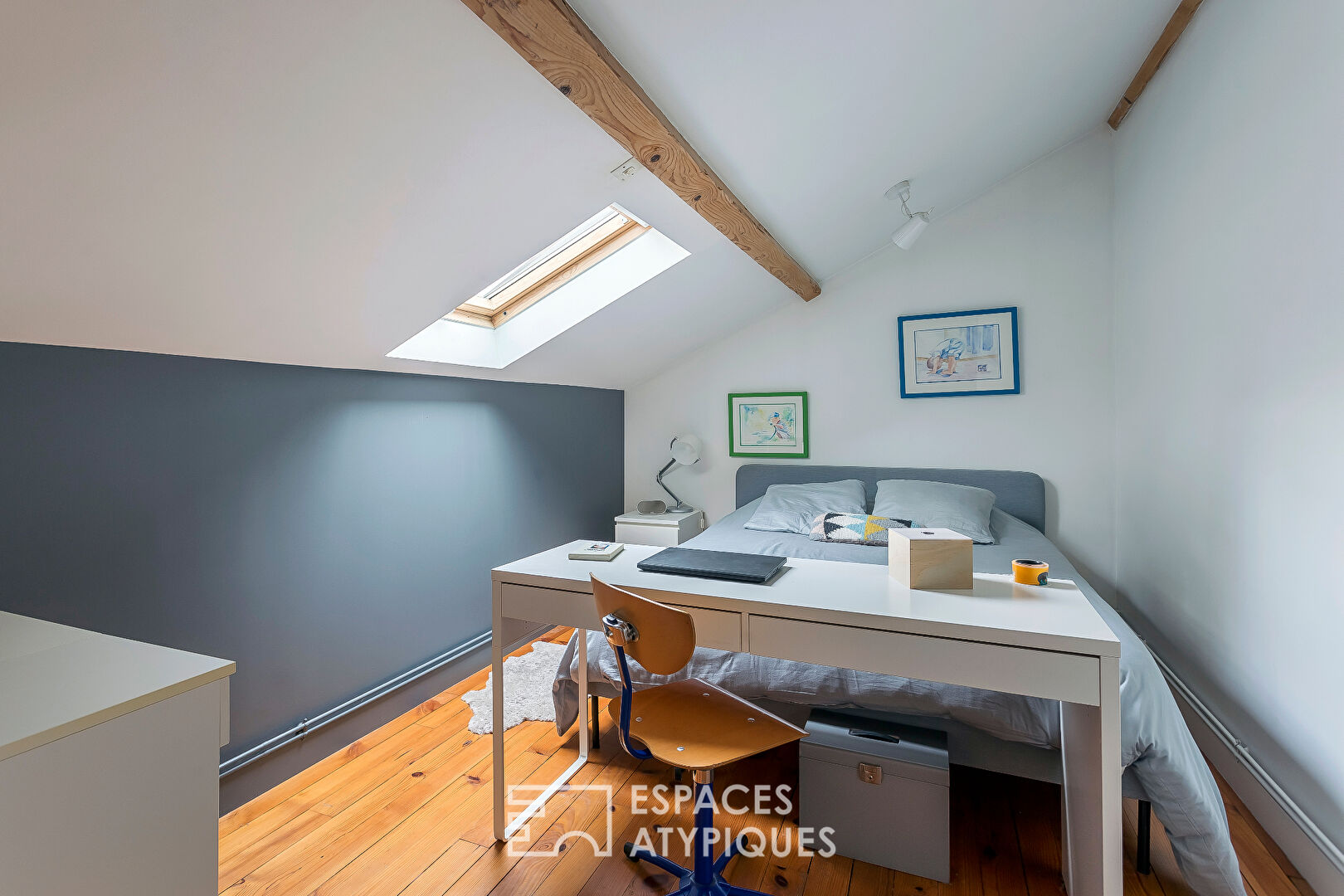 Family home with contemporary extension in St-Genis-Laval