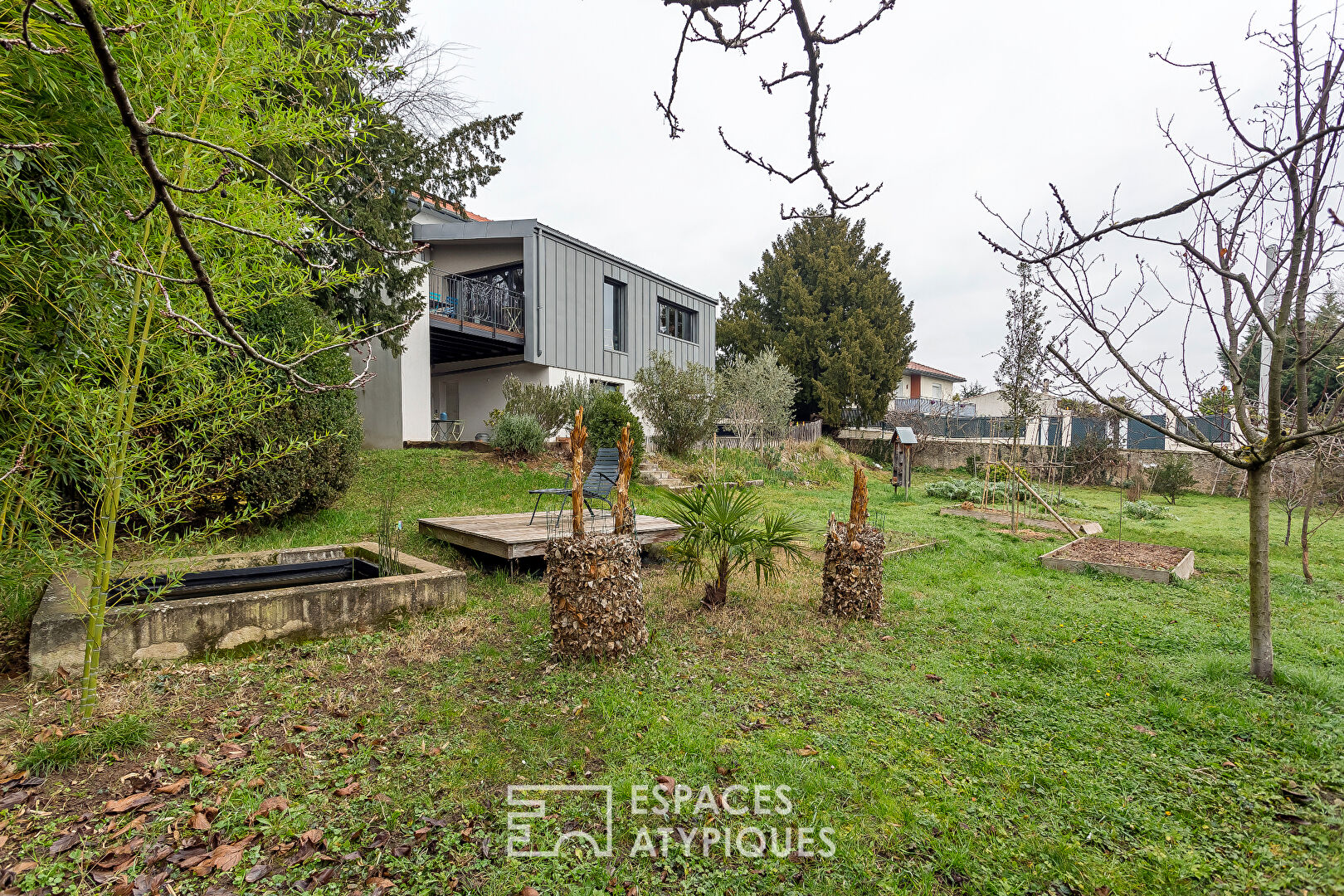 Maison familiale avec extension contemporaine à St-Genis-Laval