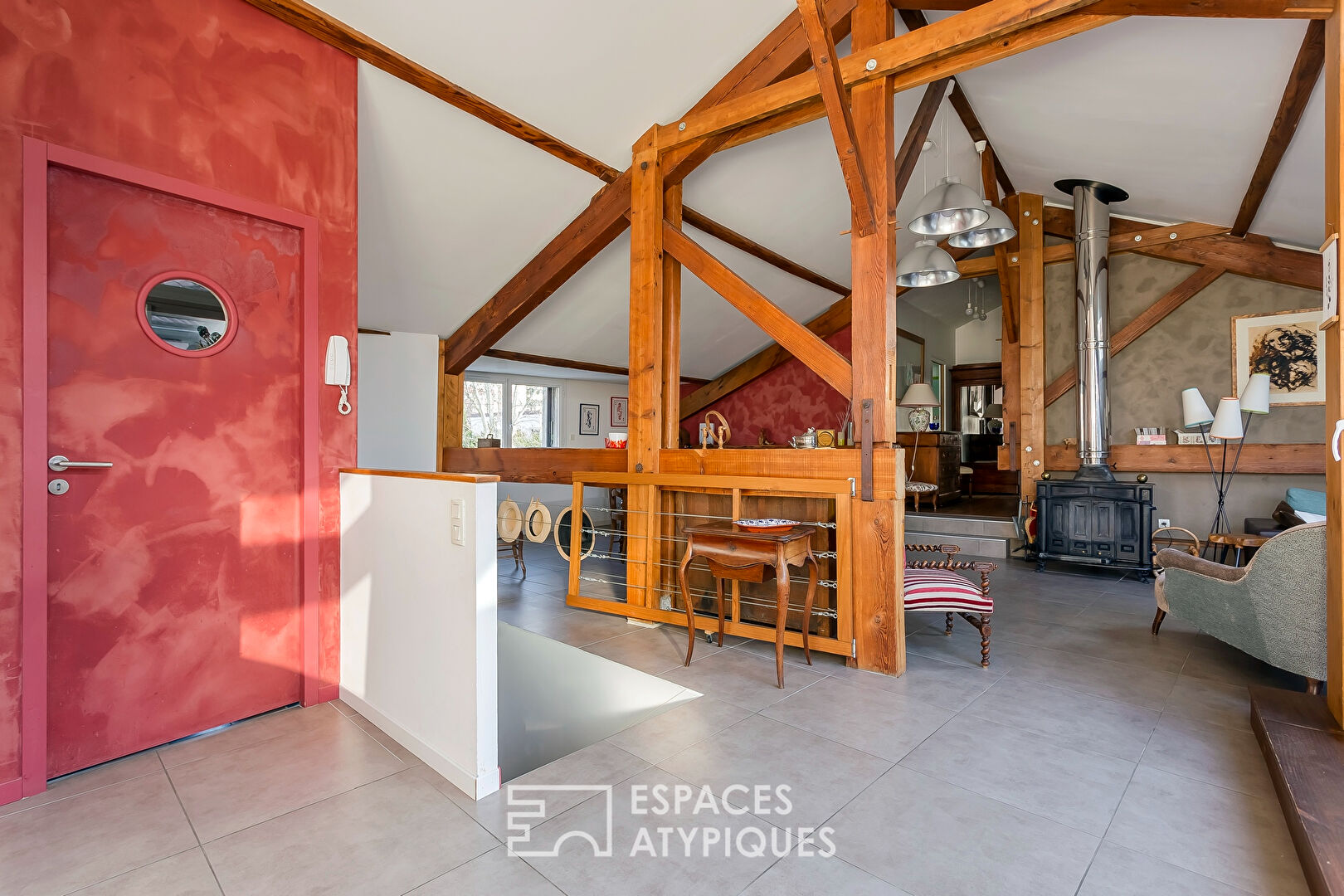 Top floor loft with terrace and large garage