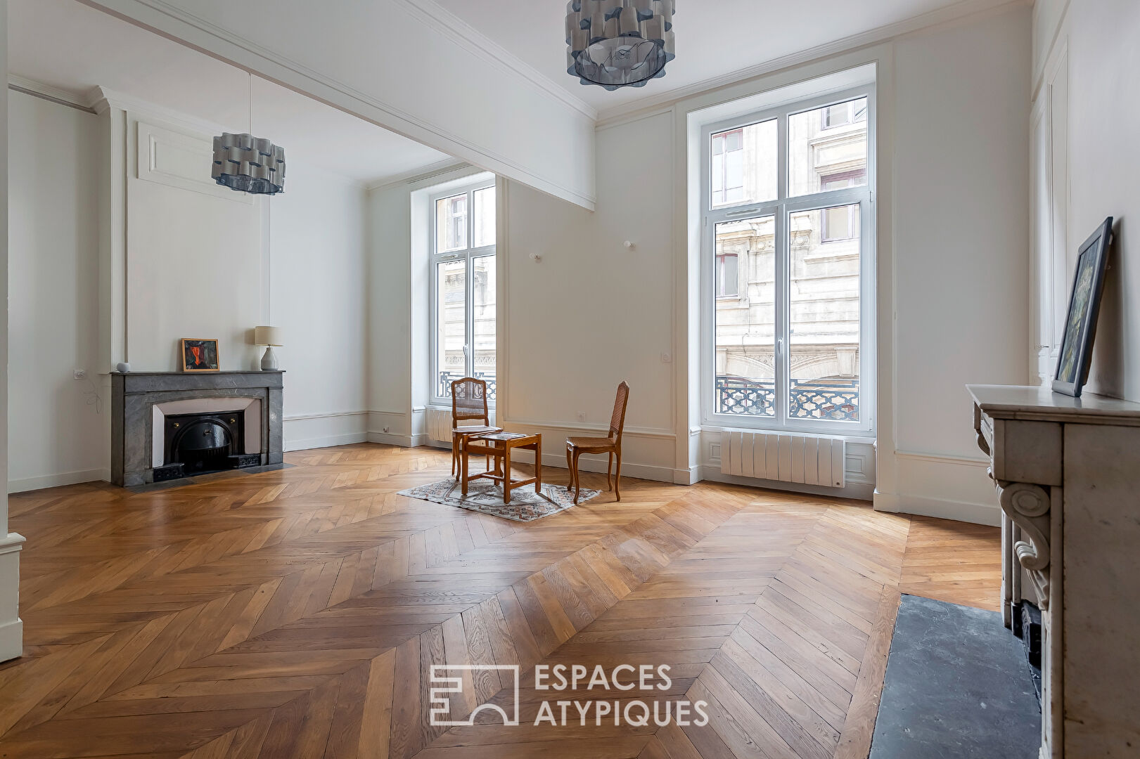 Théâtre des Celestins, renovated old apartment