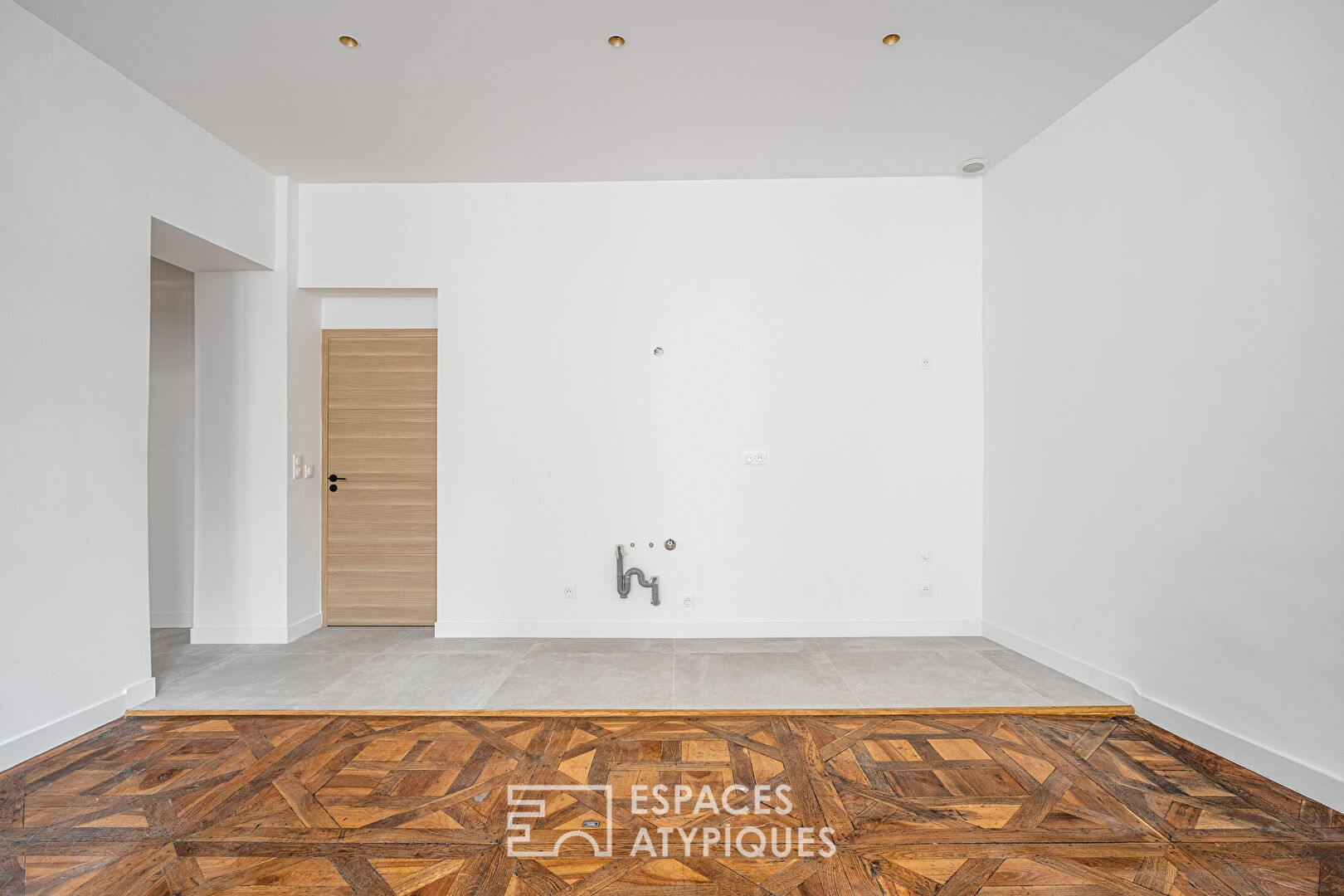 Old renovated apartment in the heart of the Ainay district