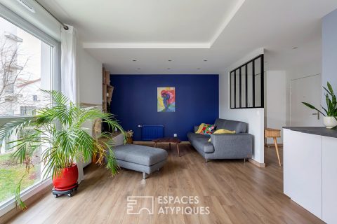 Rénovation contemporaine avec balcon à deux pas du métro