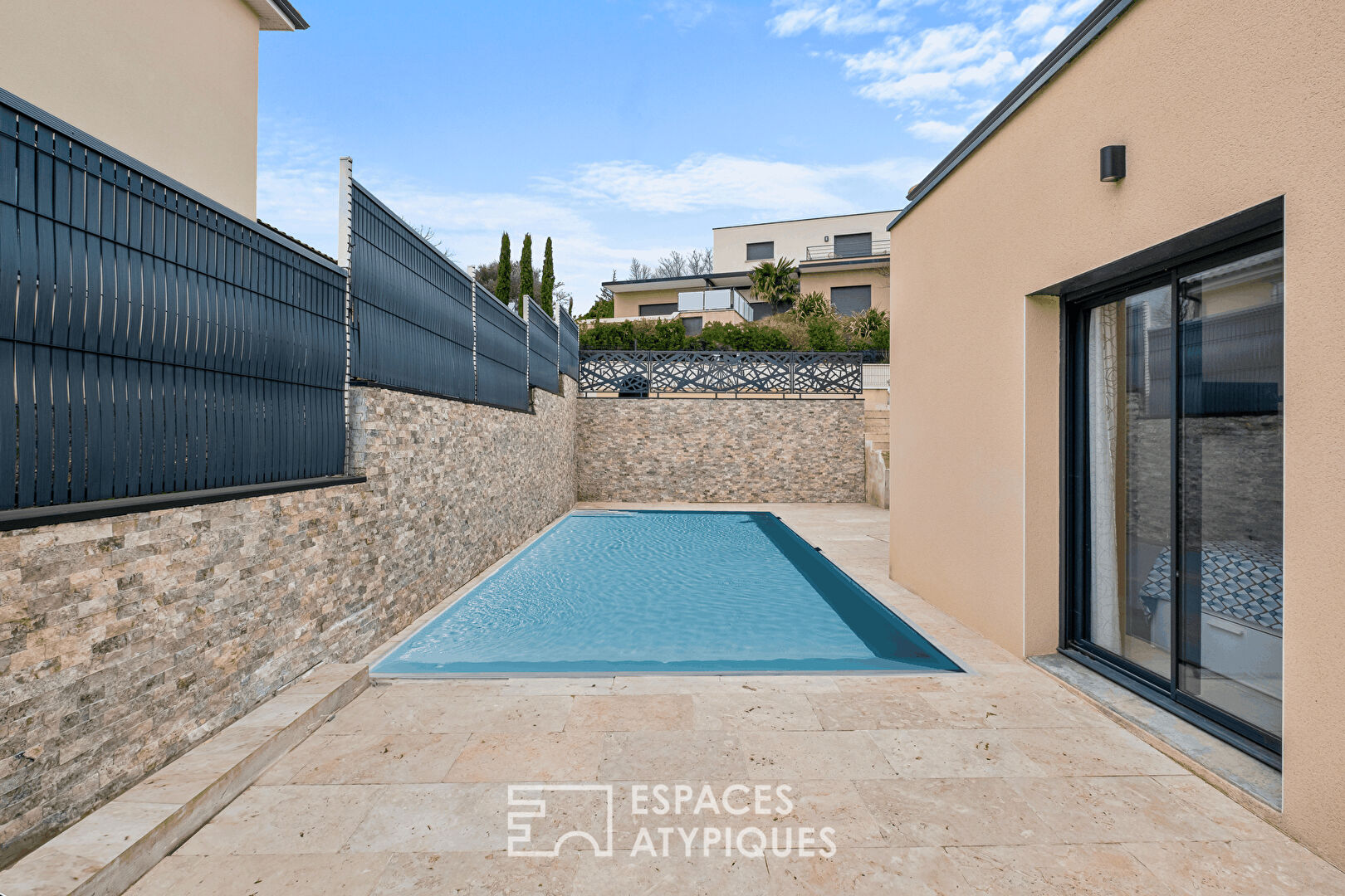 House with swimming pool on the heights of Vienne