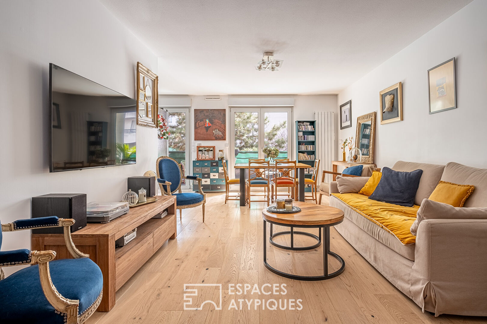 Renovated apartment with terrace in the heart of the 9th