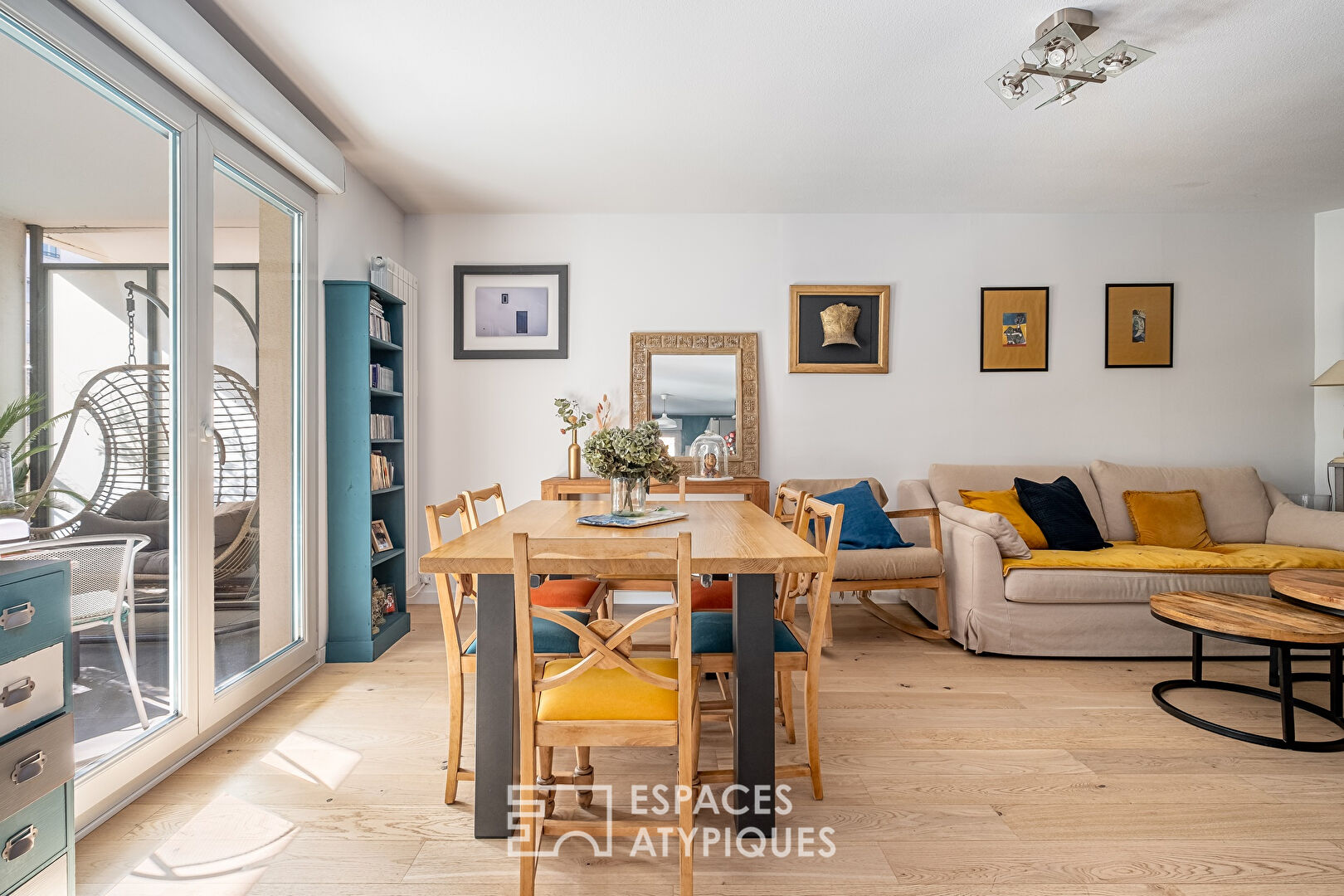 Renovated apartment with terrace in the heart of the 9th