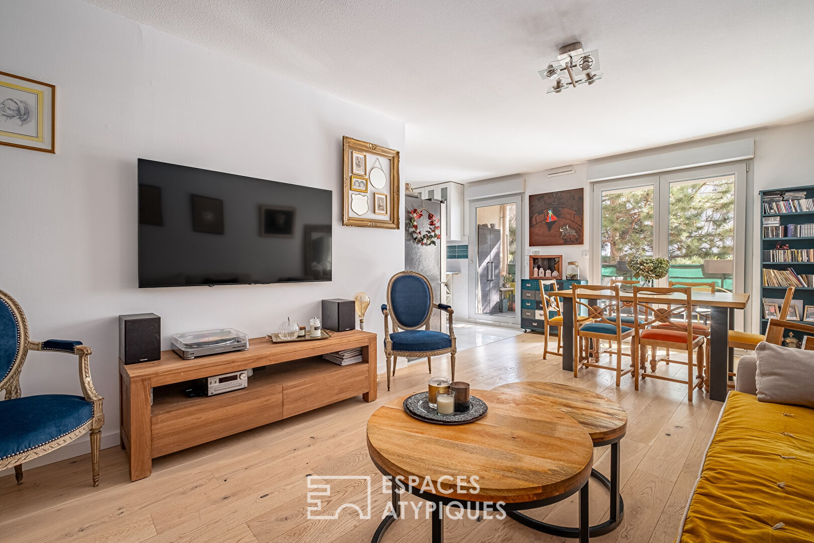 Renovated apartment with terrace in the heart of the 9th