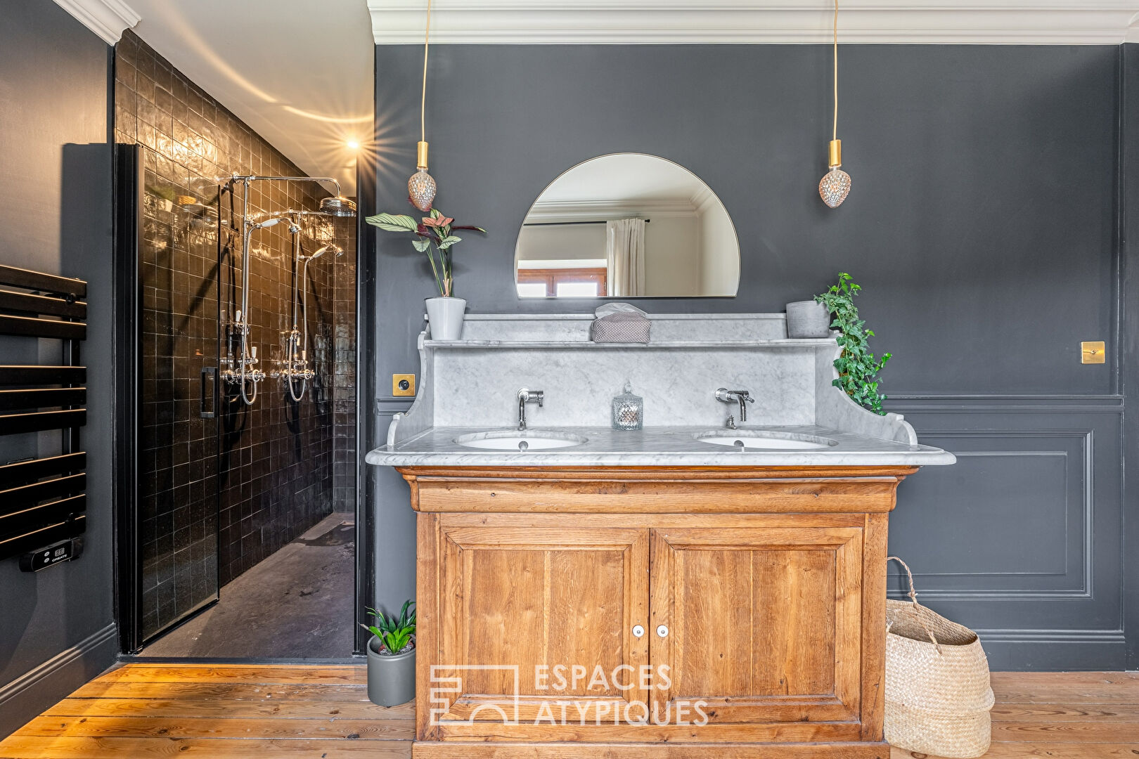 Former coaching inn completely renovated in the heart of the village