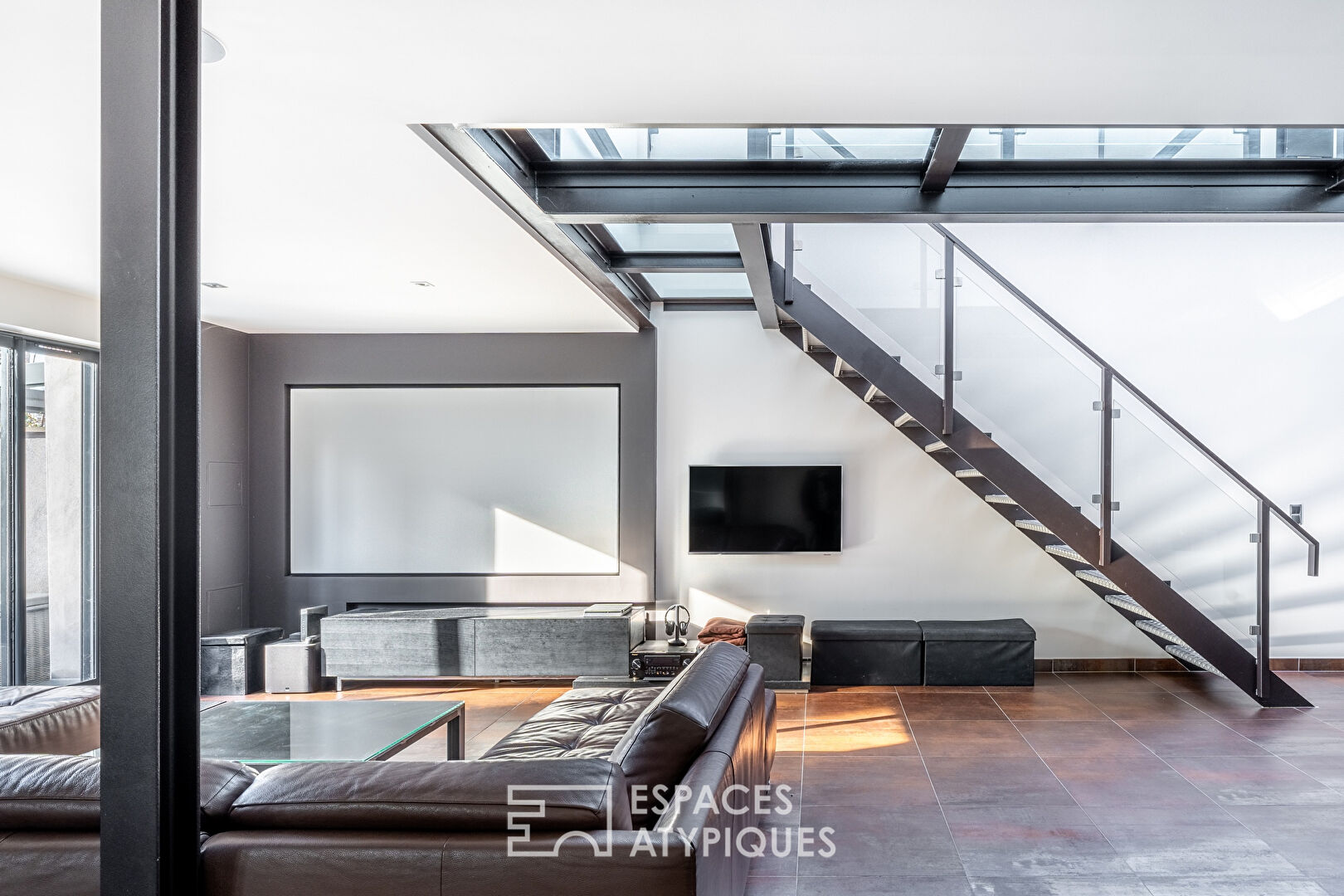 Duplex loft with garden and swimming pool
