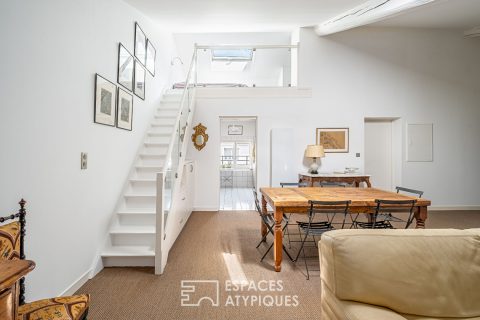 Magnificent apartment in a bourgeois building, Place Antonin Poncet