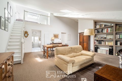 Magnificent apartment in a bourgeois building, Place Antonin Poncet
