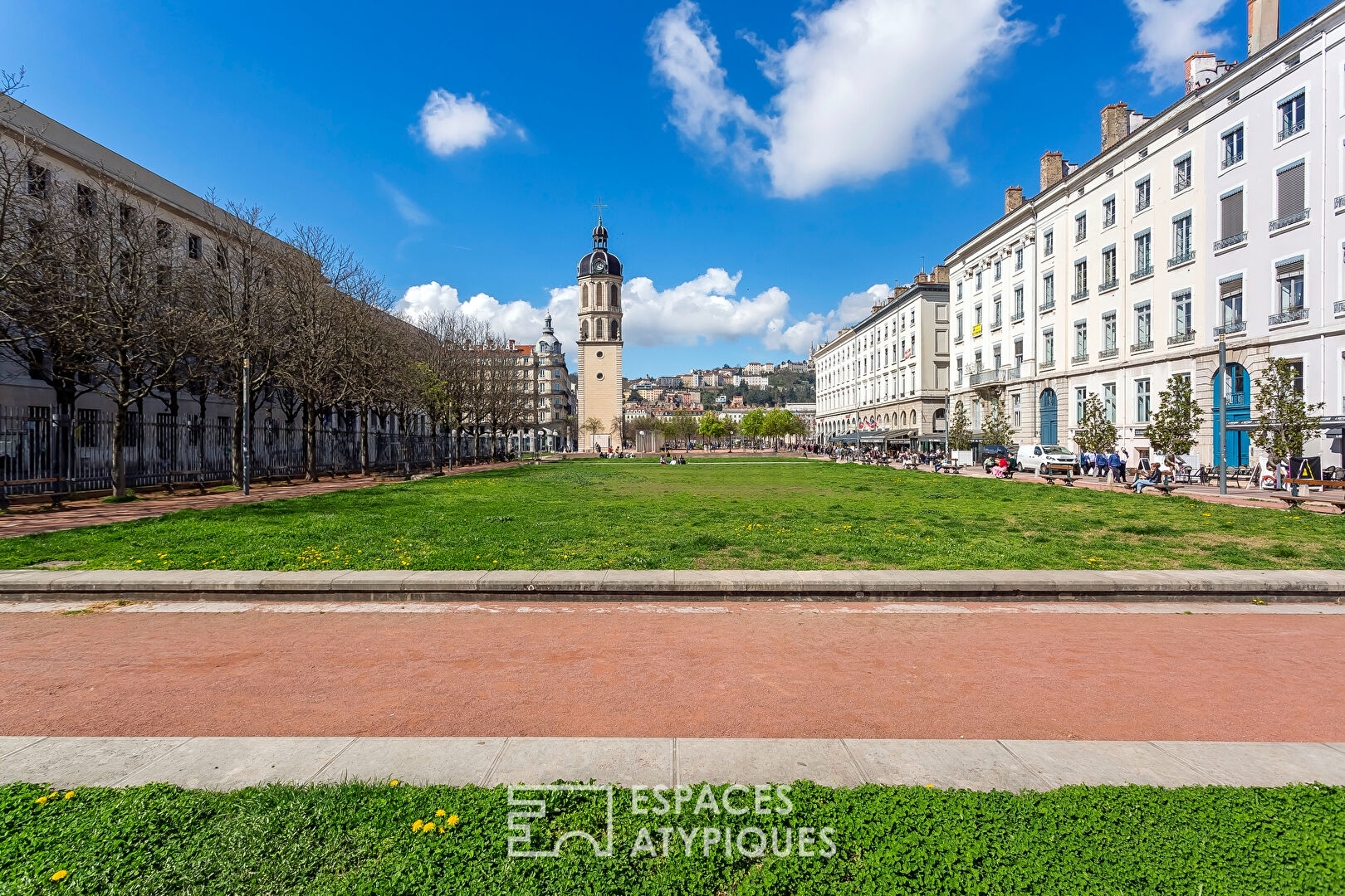 Very nice one-room apartment, Place Antonin Poncet