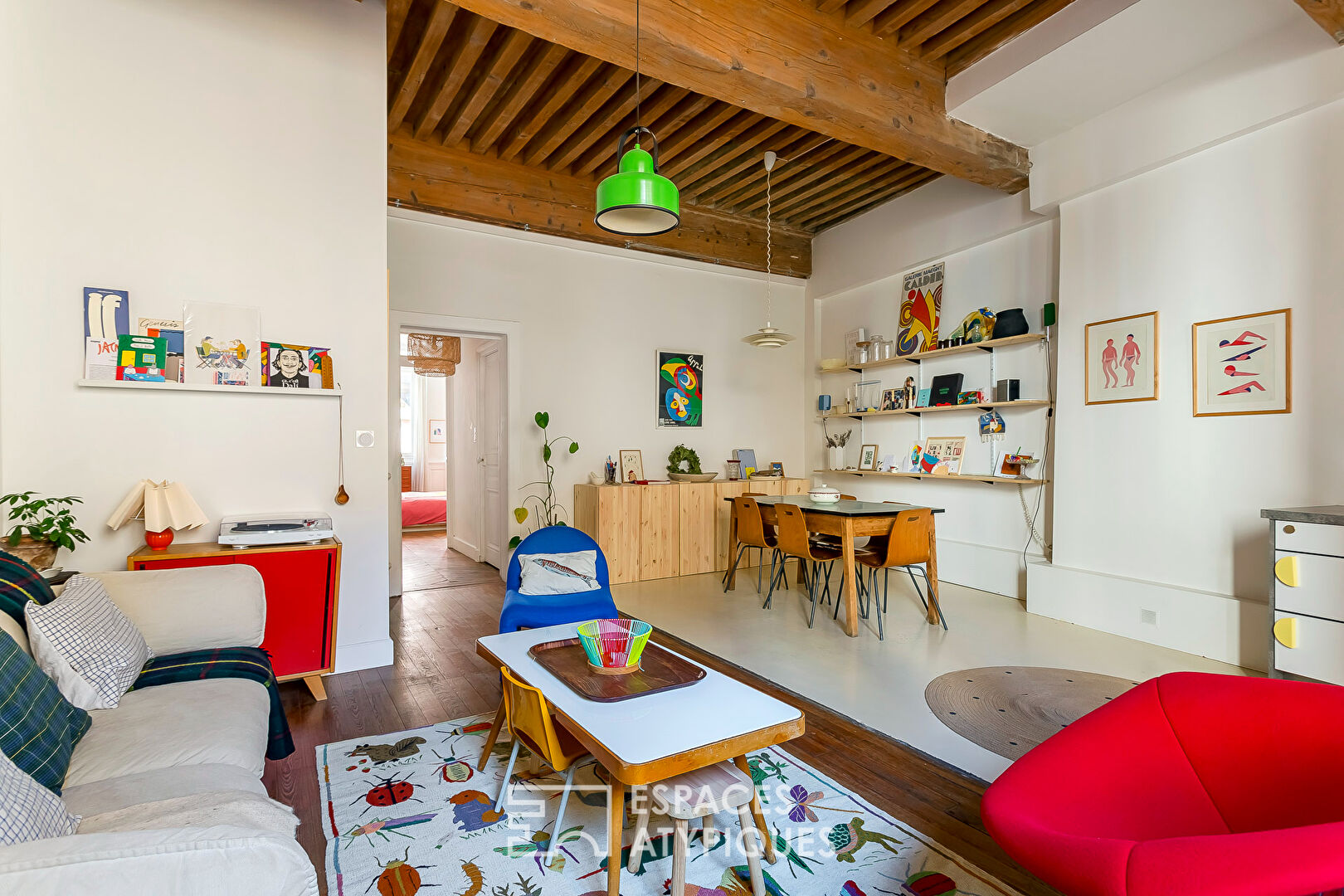 Renovated character apartment in the very center