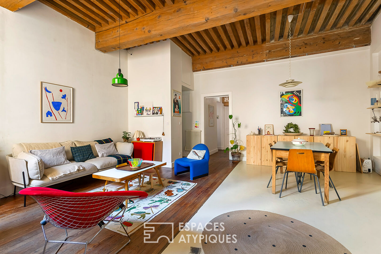 Renovated character apartment in the very center