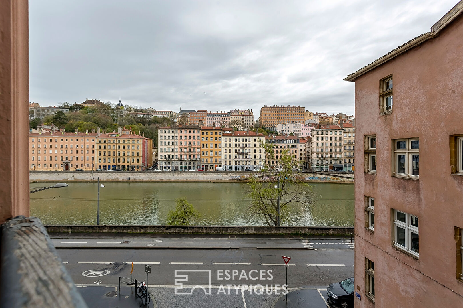 Rare bourgeois apartment with elevator in Saint Paul district