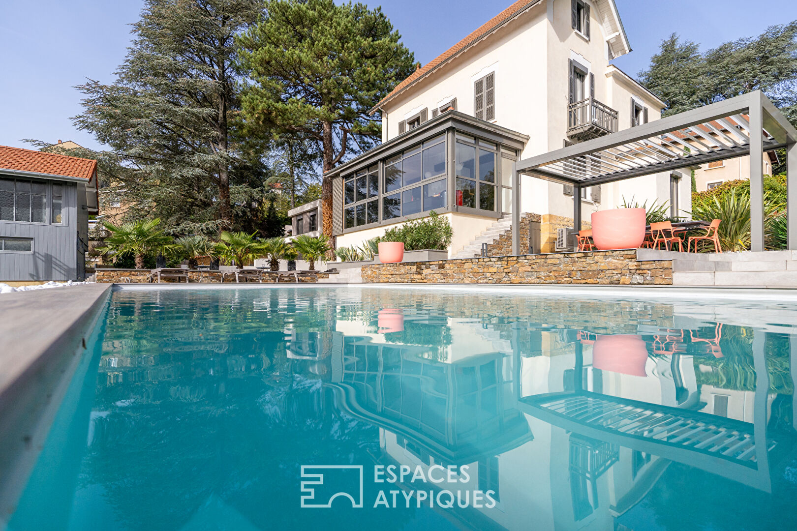 Maison de maitre avec vue et piscine