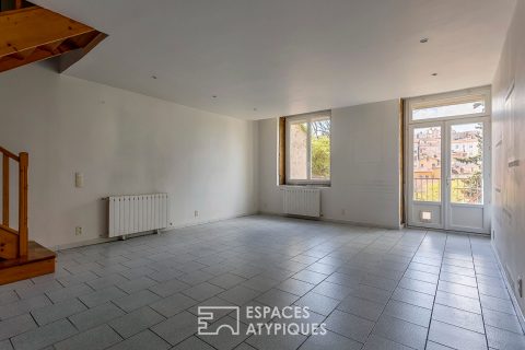 Appartement ancien avec terrasse et jardin