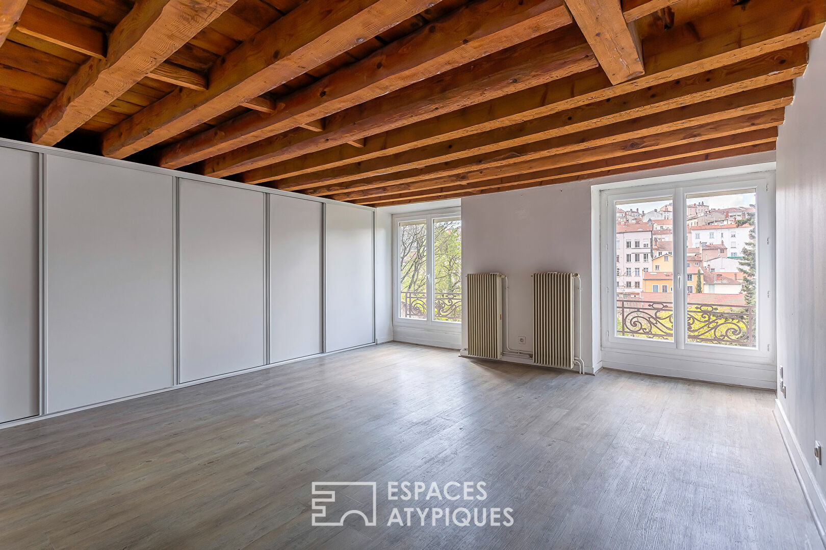 Appartement ancien avec terrasse et jardin