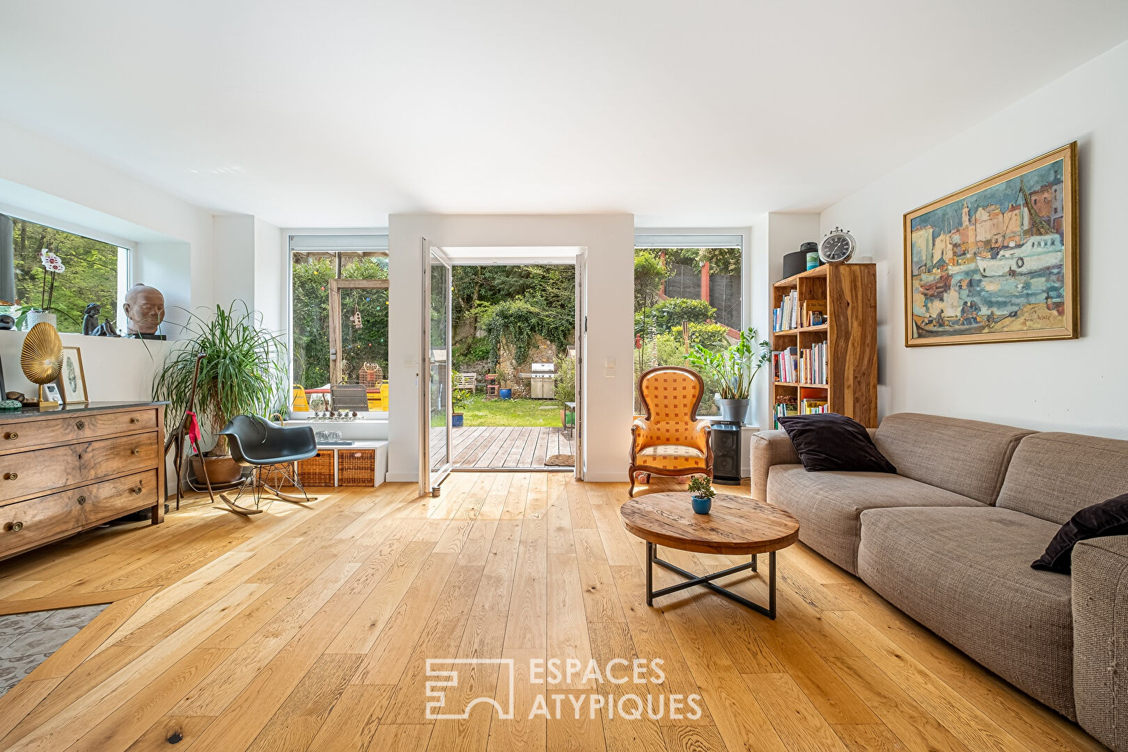 Maison avec piscine dans un écrin de verdure