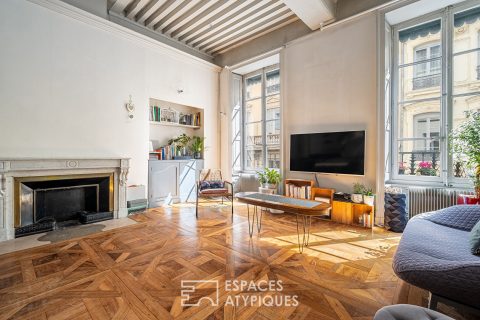 Very beautiful bourgeois apartment with character in the heart of the Ainay district