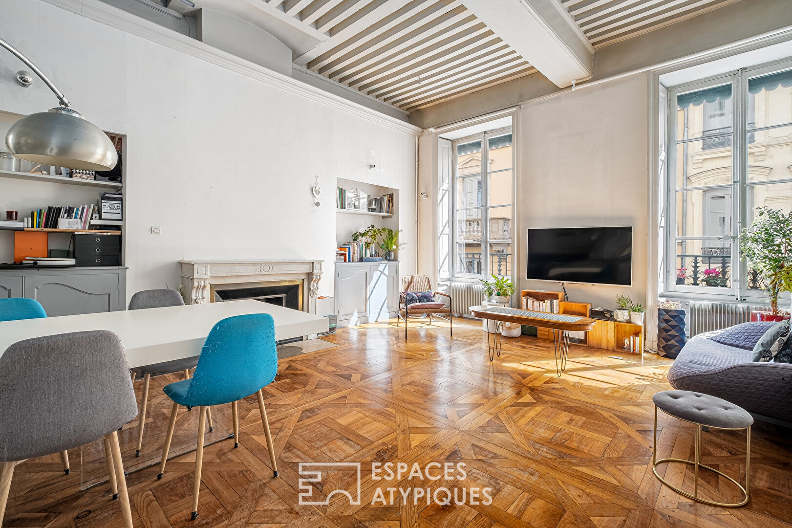 Very beautiful bourgeois apartment with character in the heart of the Ainay district