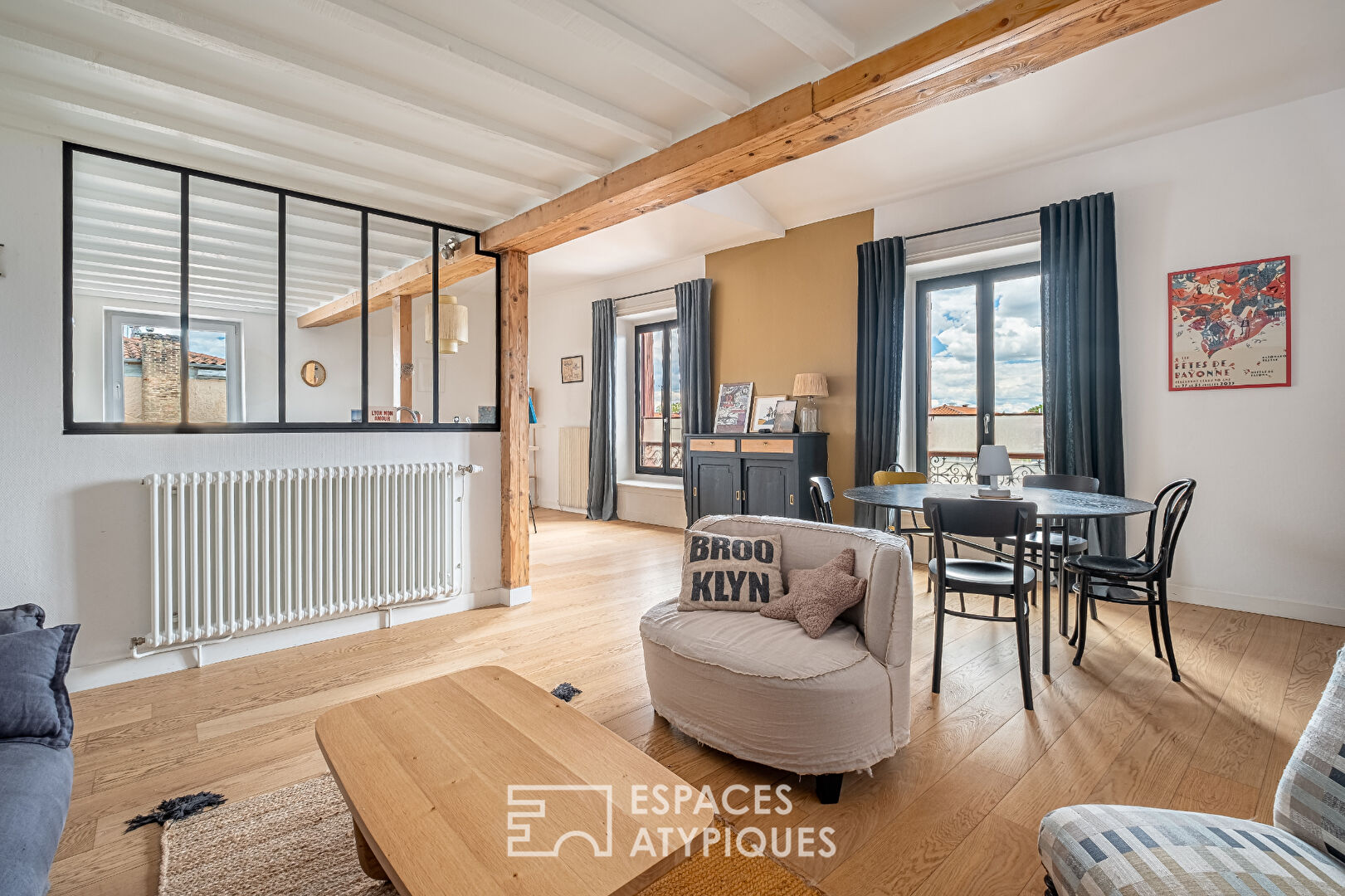Character duplex with view