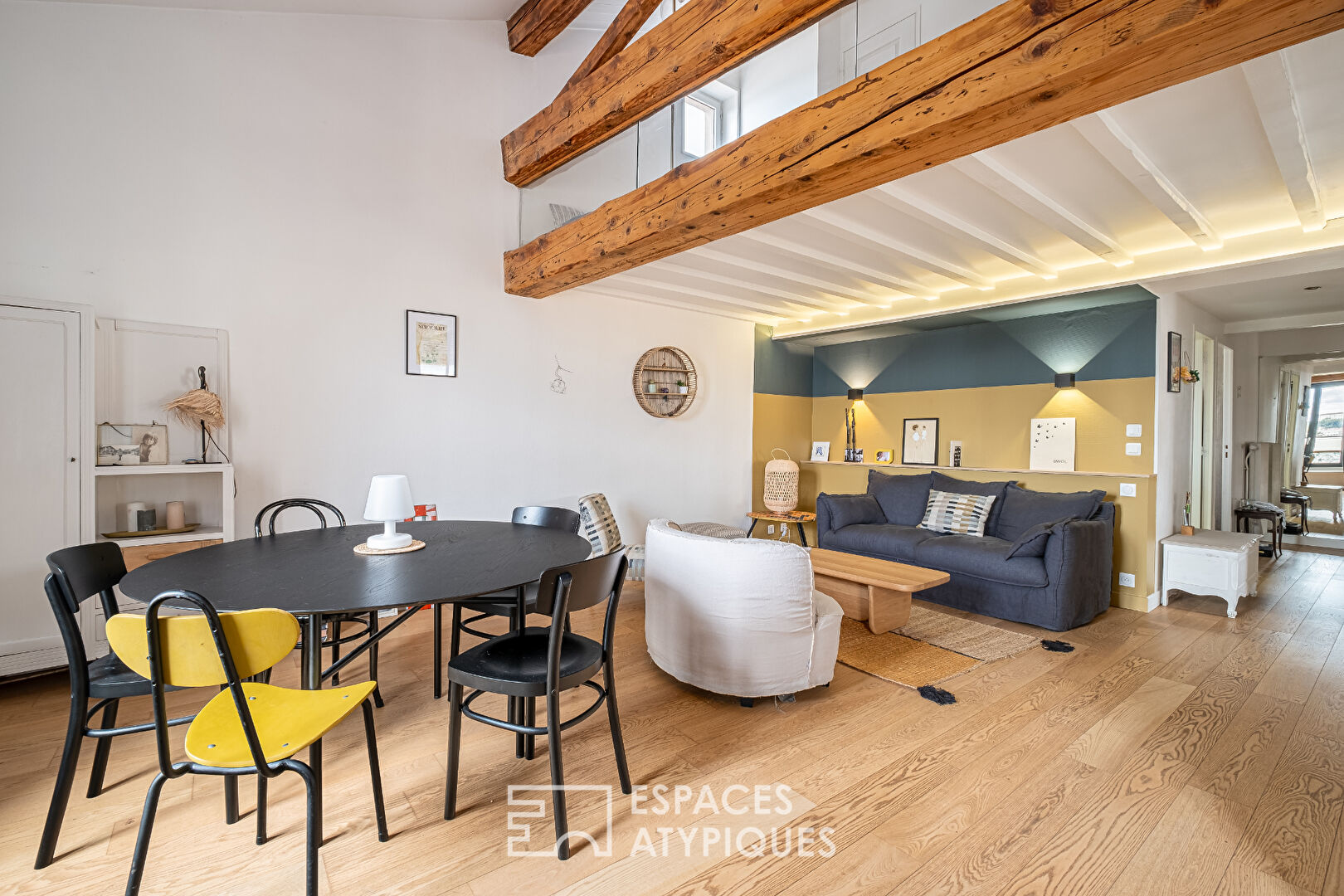 Character duplex with view