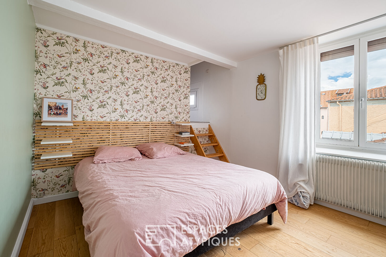 Character duplex with view