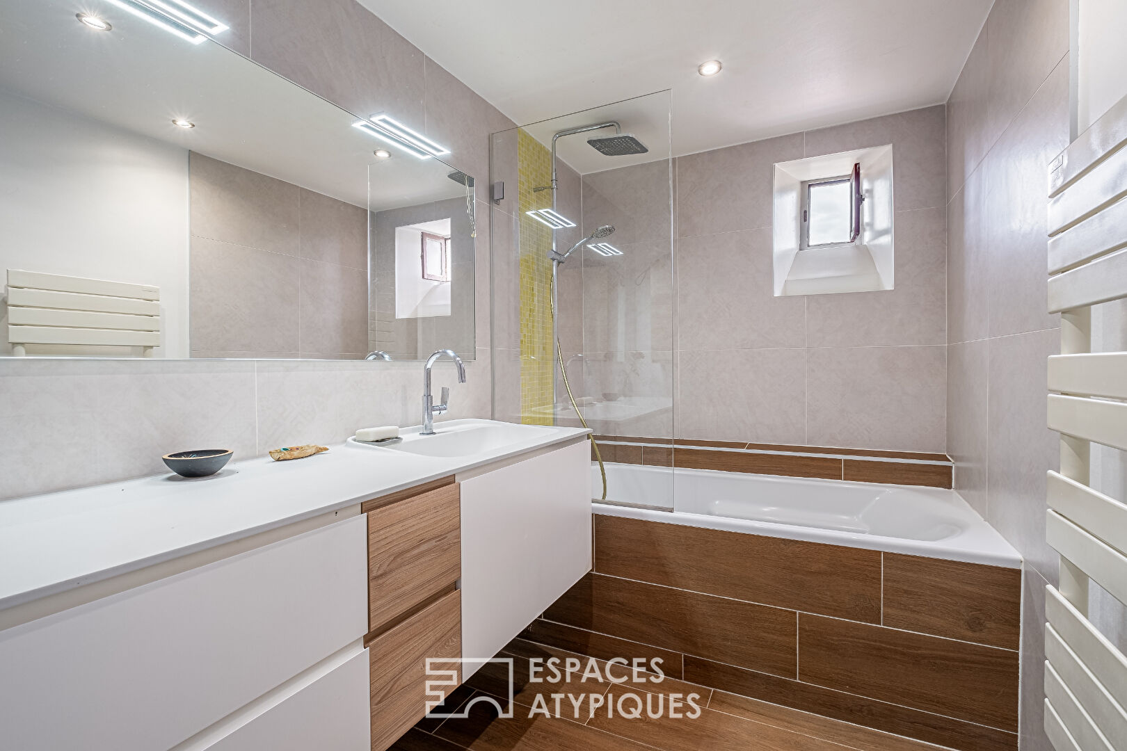 Character duplex with view