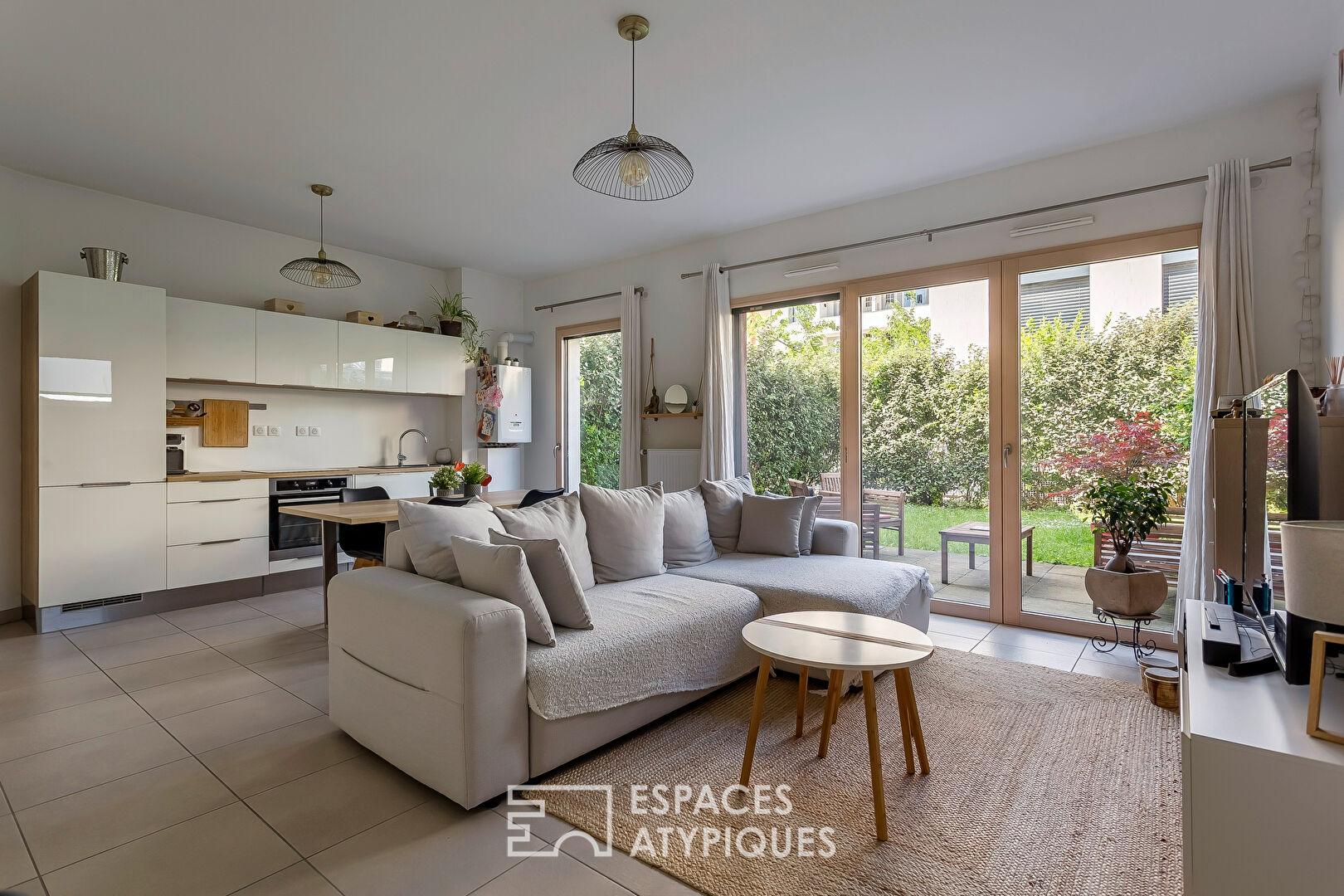 Appartement contemporain avec jardin