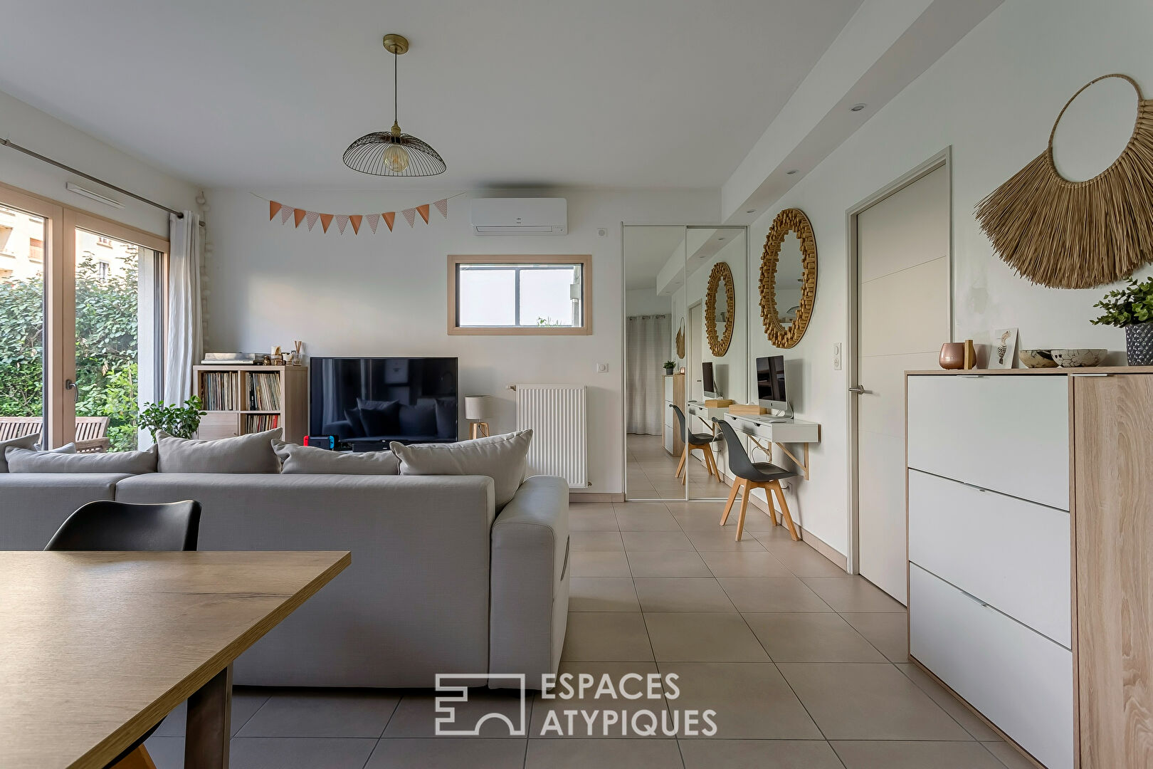 Appartement contemporain avec jardin