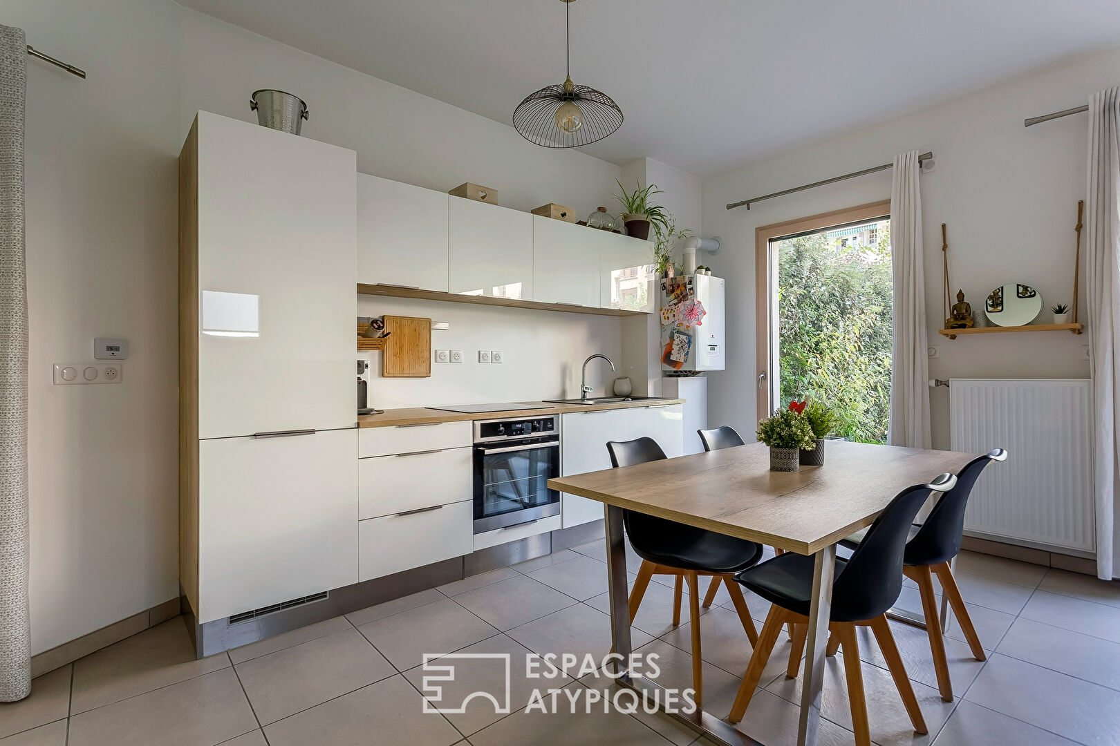 Appartement contemporain avec jardin