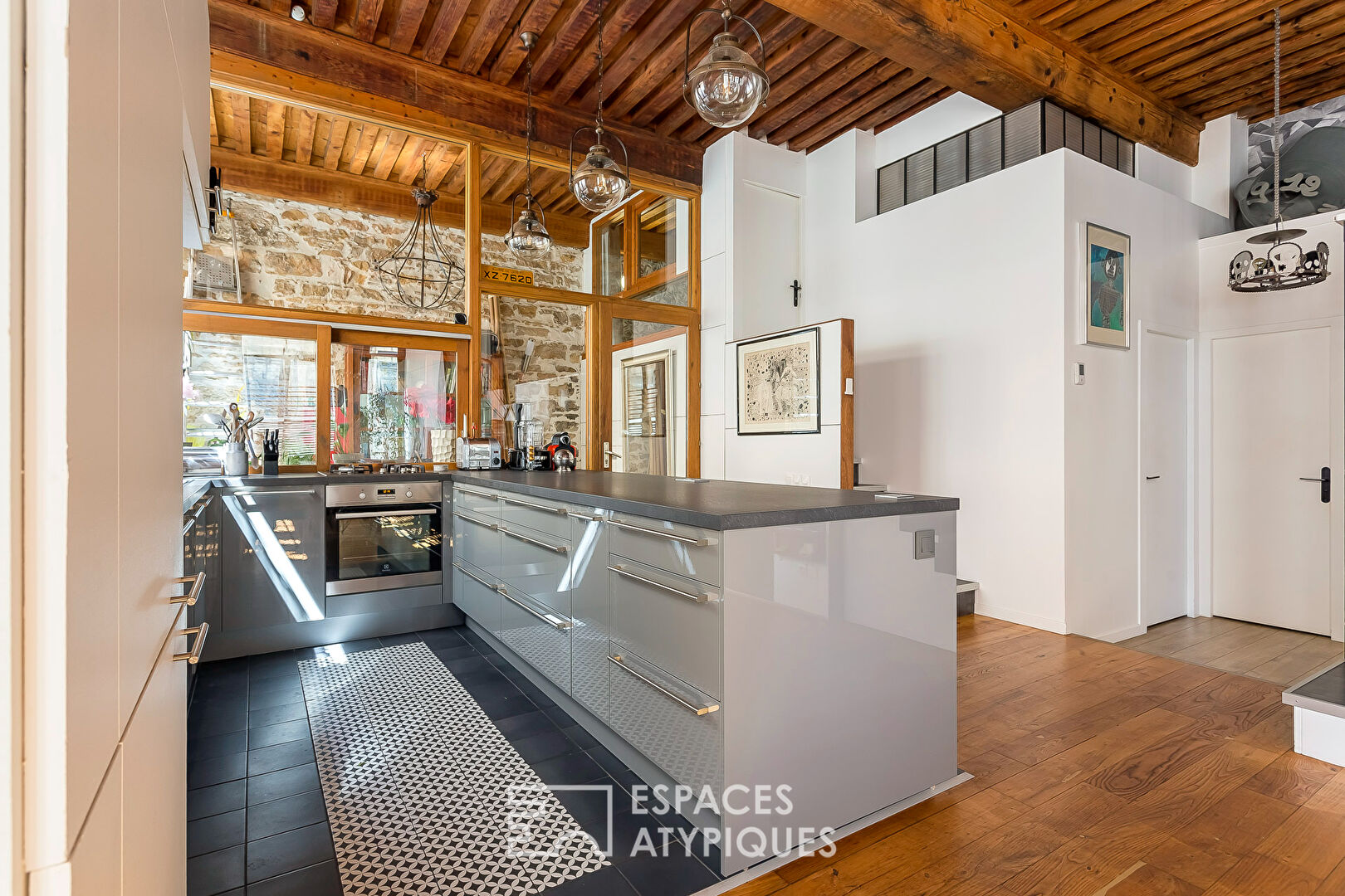 Family loft in the slopes of Croix-Rousse