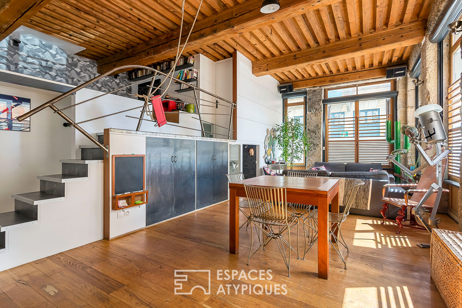 Family loft in the slopes of Croix-Rousse