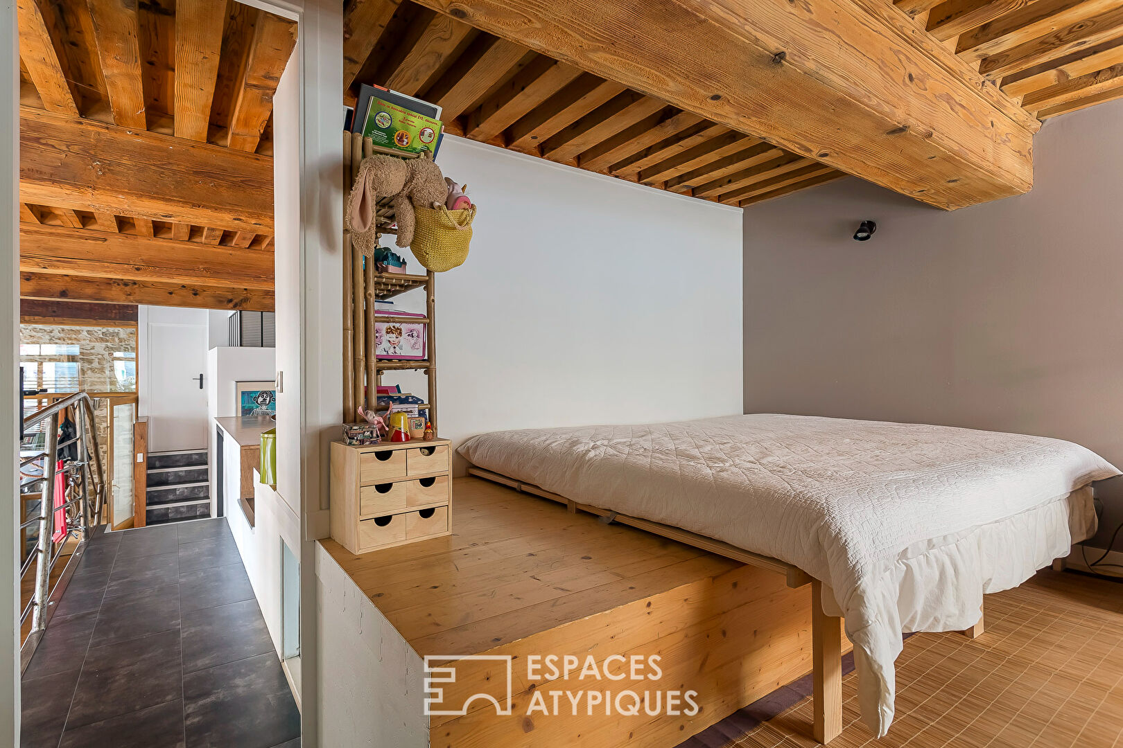 Family loft in the slopes of Croix-Rousse