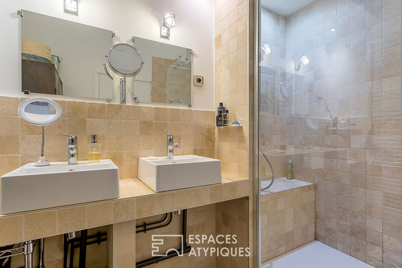 Family loft in the slopes of Croix-Rousse