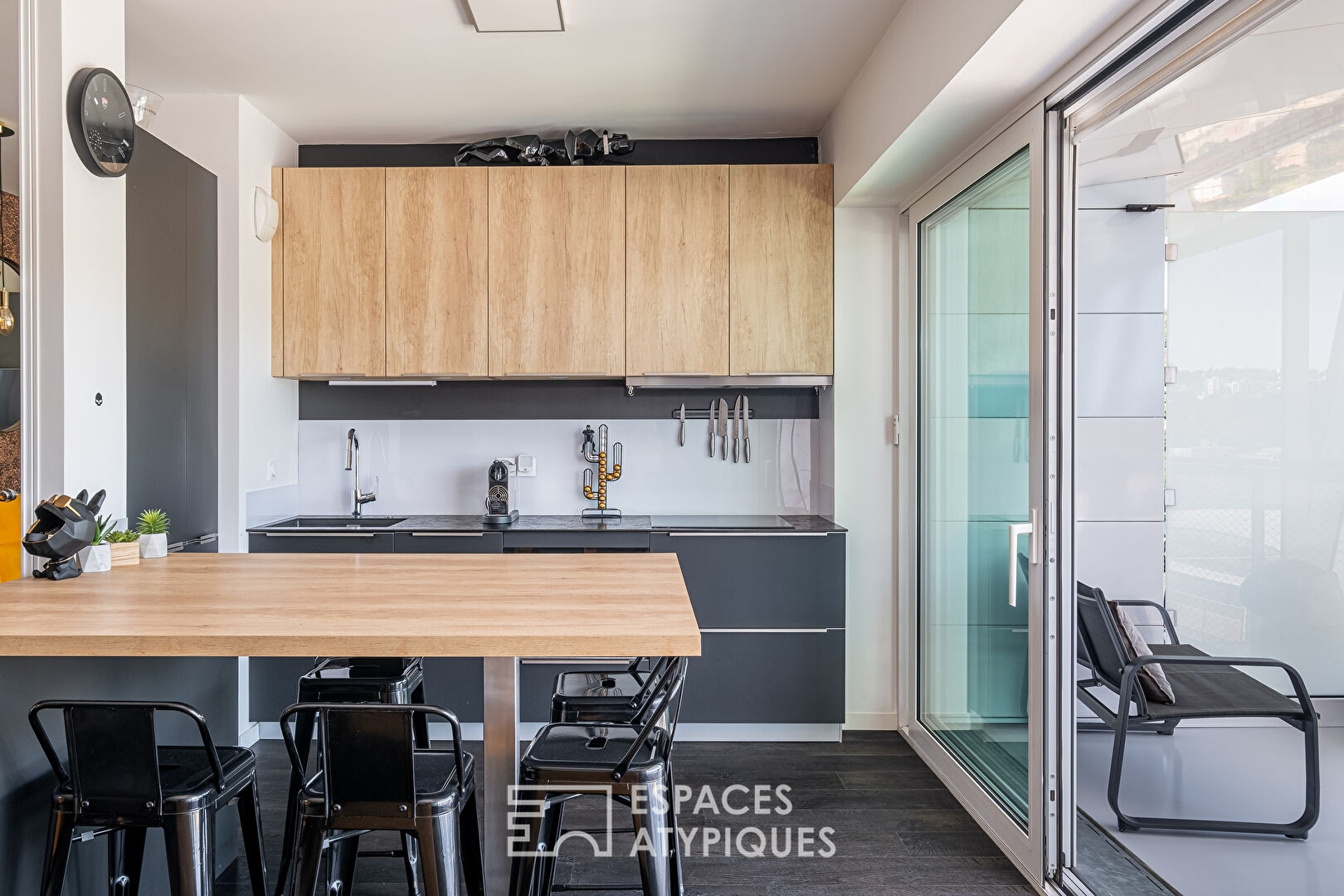 Magnifique appartement avec terrasse à Confluence