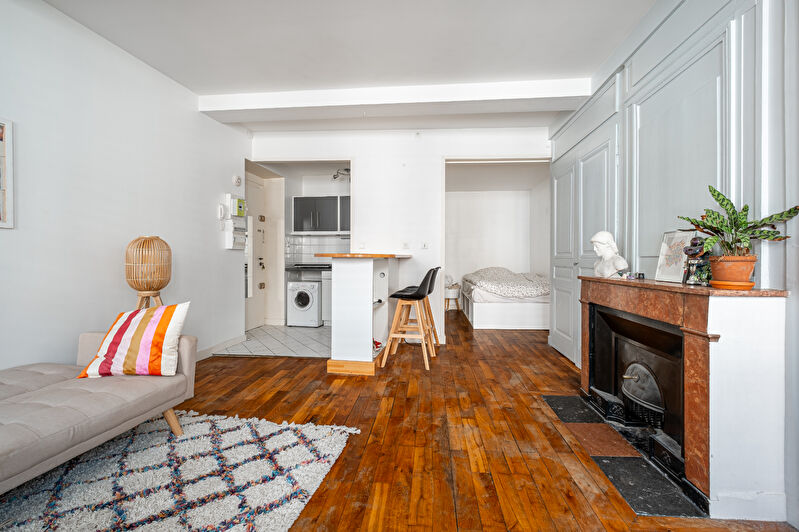Old apartment in the heart of Saint Nizier