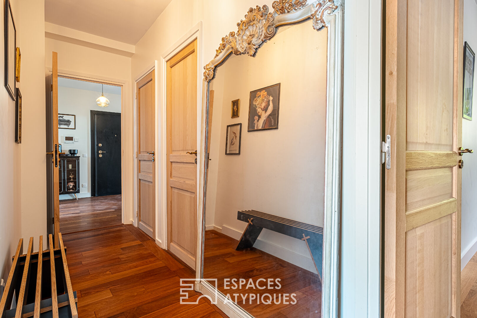Renovated apartment in the heart of the village with a view