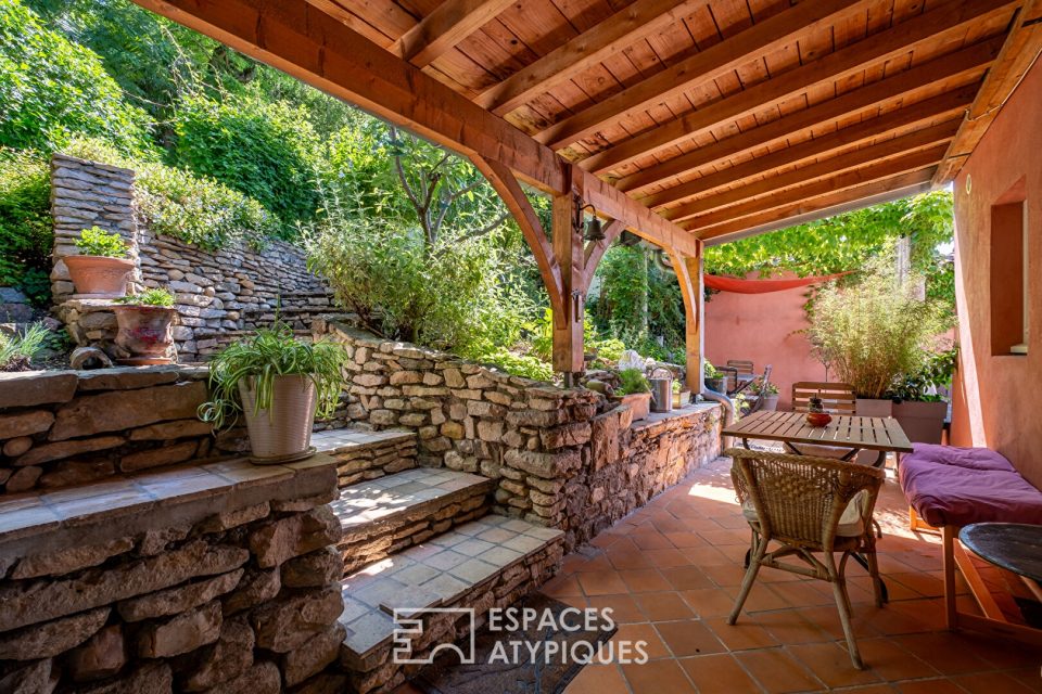 Bel ancien avec jardin, terrasse et vue dégagée au coeur du quartier Saint-Just