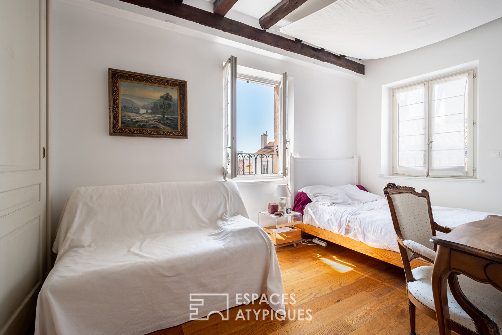 Bel ancien avec jardin, terrasse et vue dégagée au coeur du quartier Saint-Just