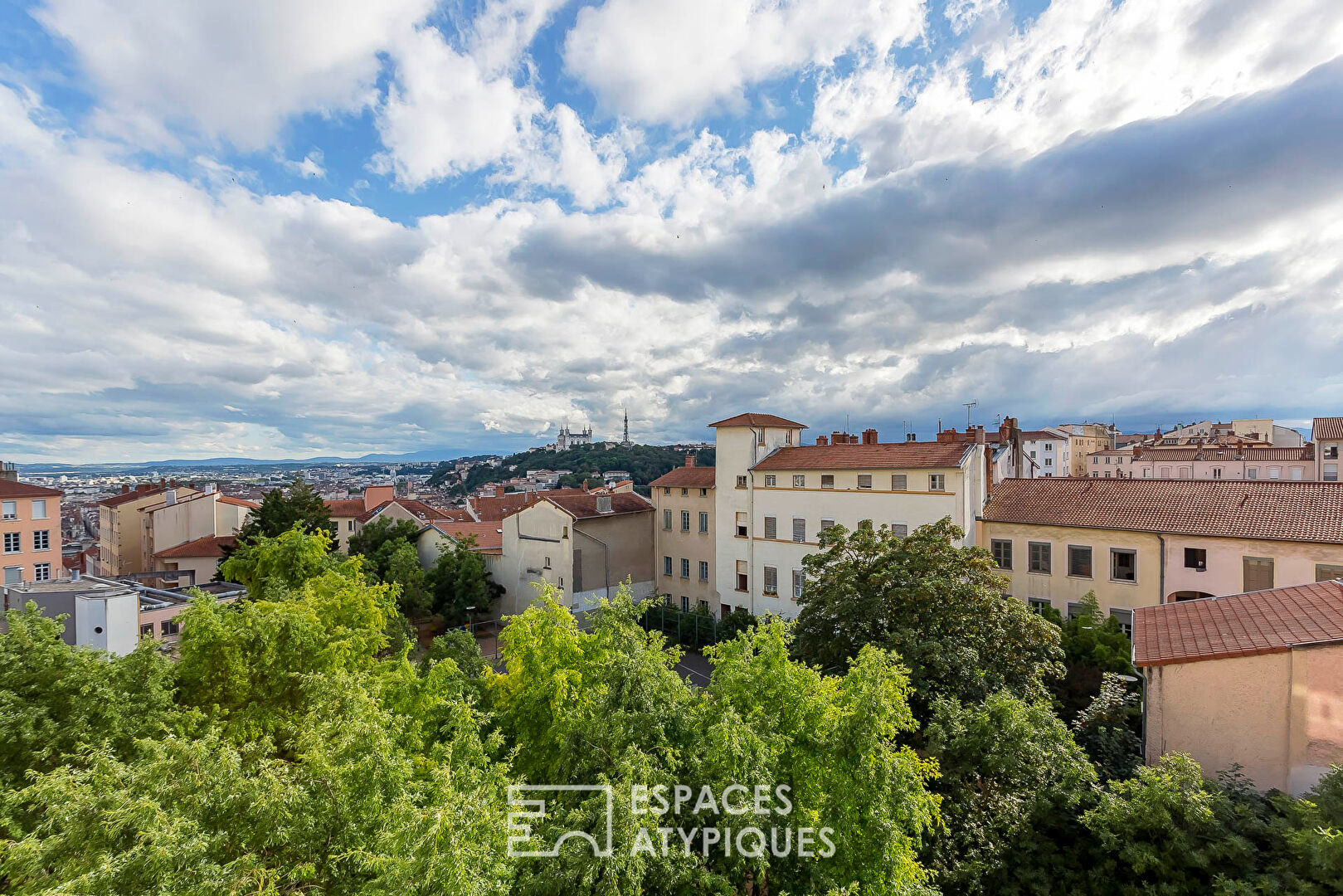 Apartment with terraces and view of the Croix-Rousse plateau