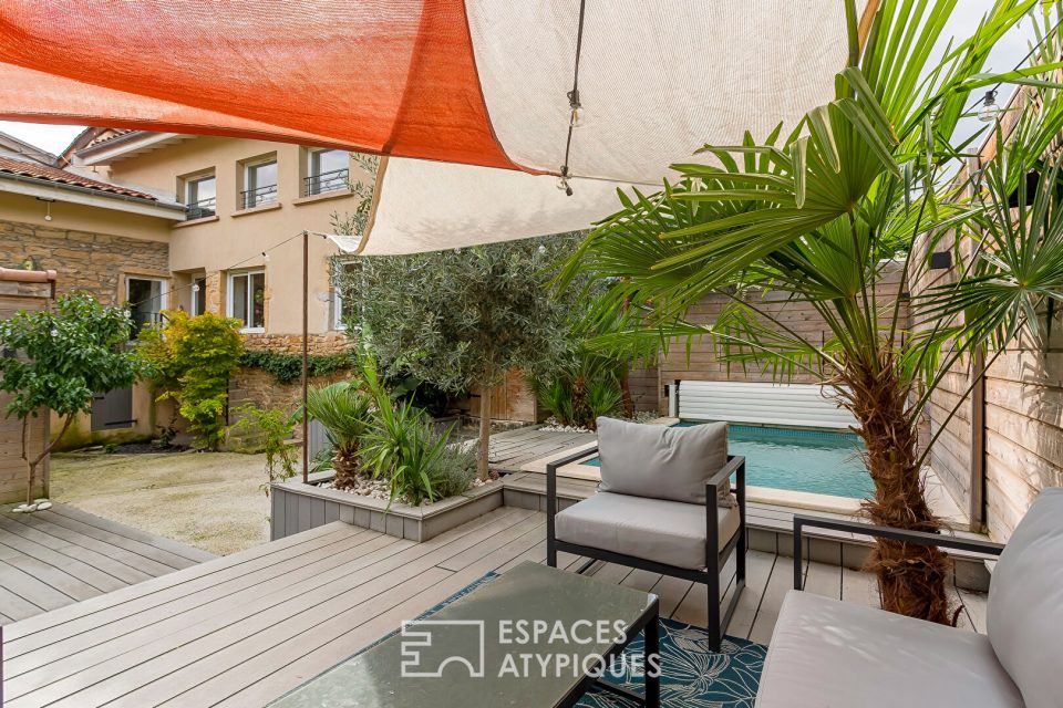 Maison atypique avec piscine en bordure des Monts d'Or