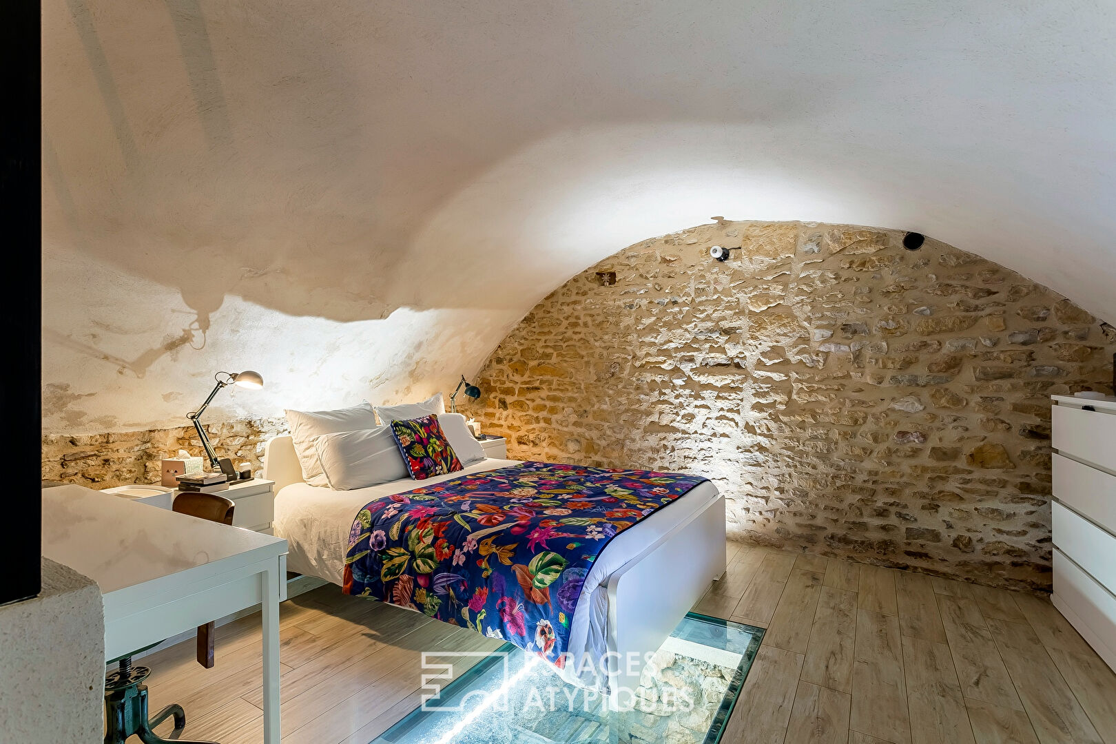Maison atypique avec piscine en bordure des Monts d’Or