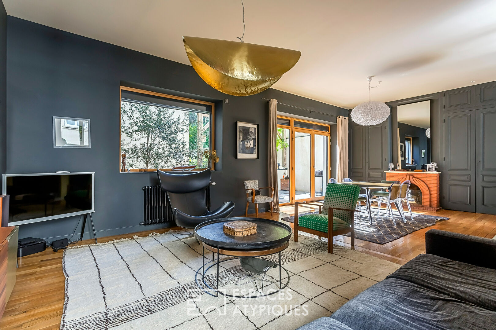 Maison 1930 entièrement rénovée avec terrasse et patio