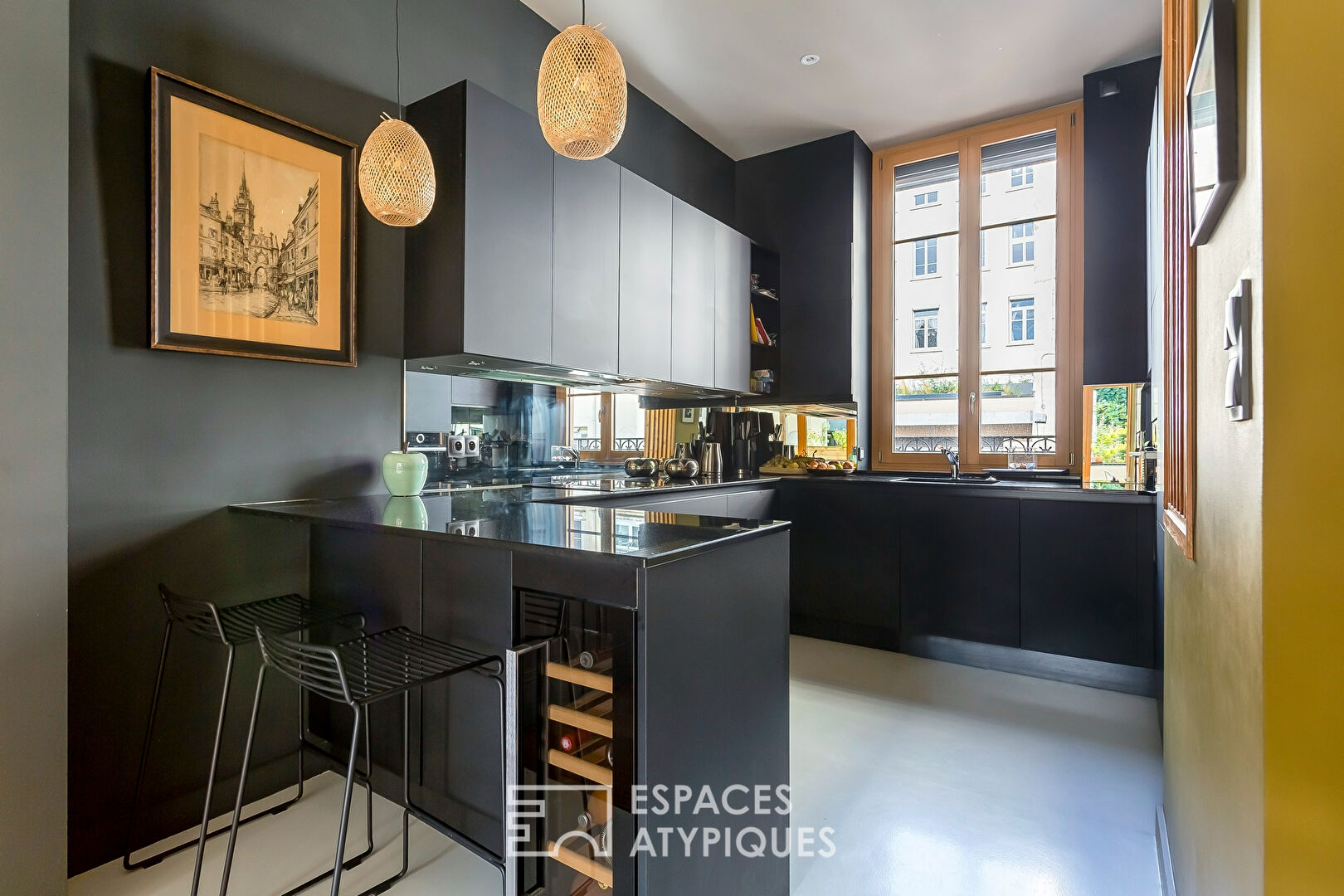 Maison 1930 entièrement rénovée avec terrasse et patio
