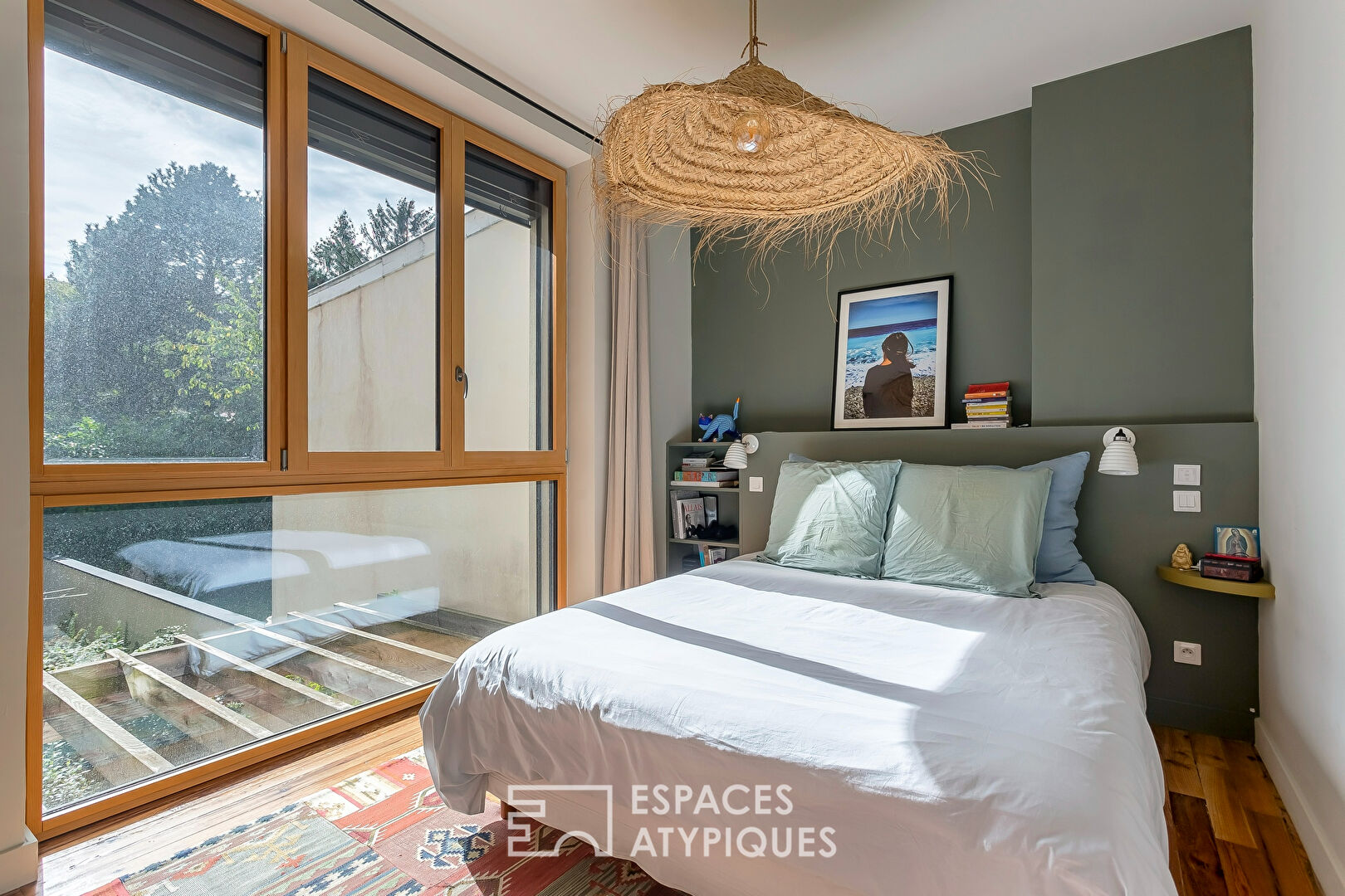 Maison 1930 entièrement rénovée avec terrasse et patio