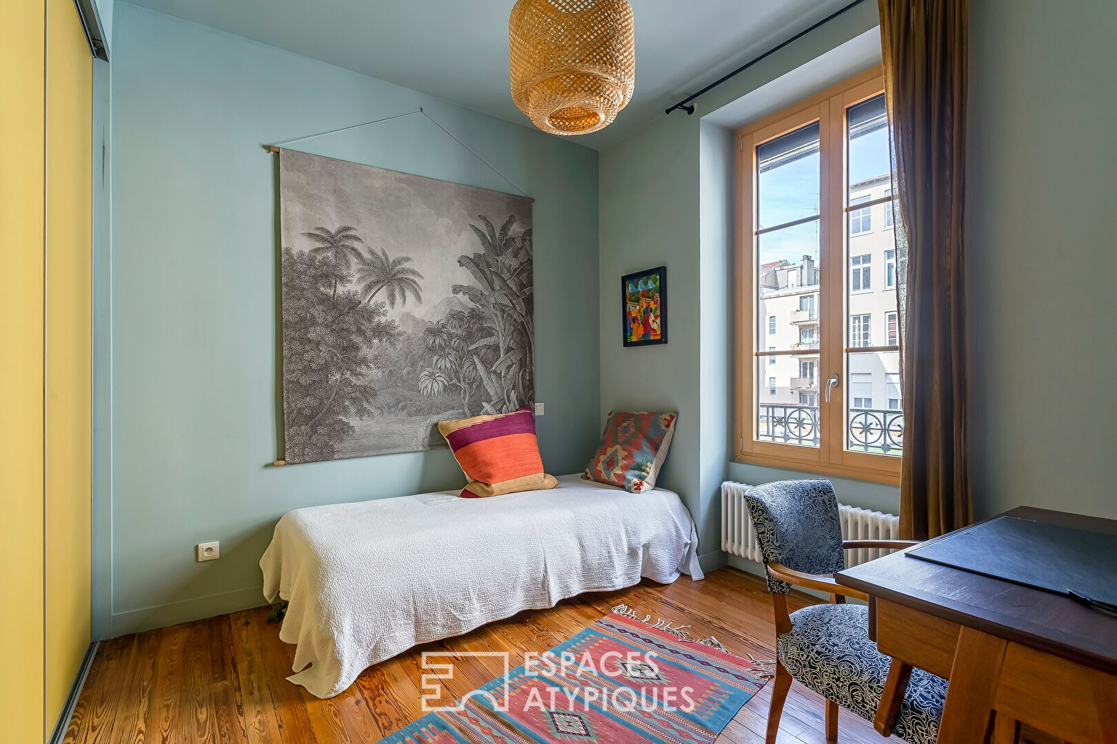 Maison 1930 entièrement rénovée avec terrasse et patio