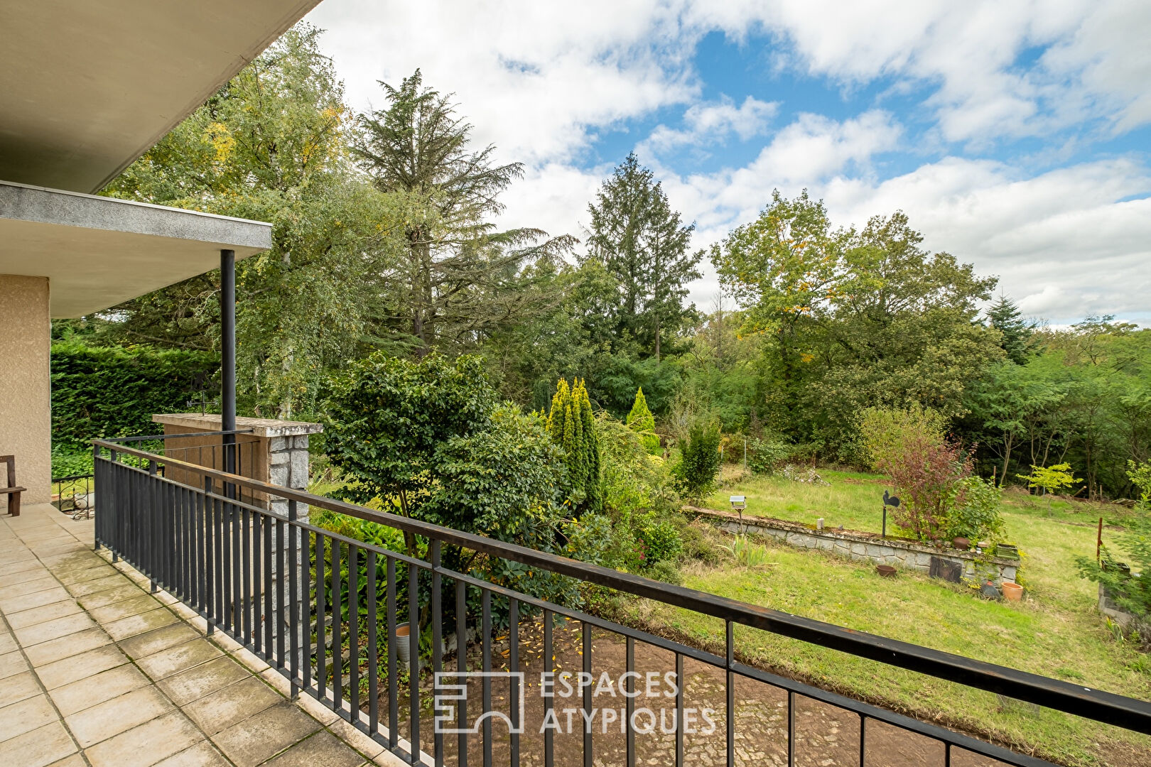 1970s house with great potential in a unique setting