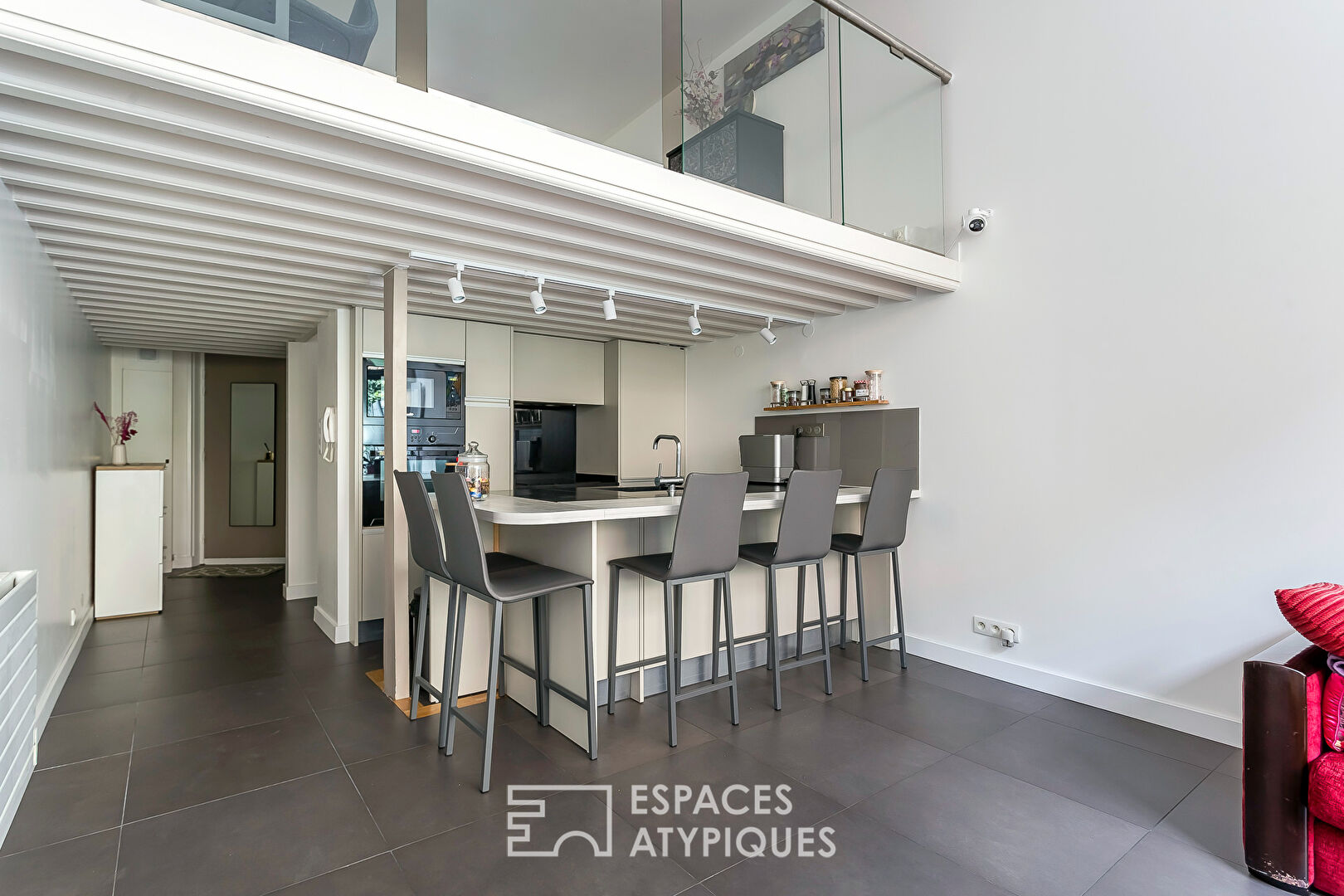Loft avec terrasse dans un ancien atelier