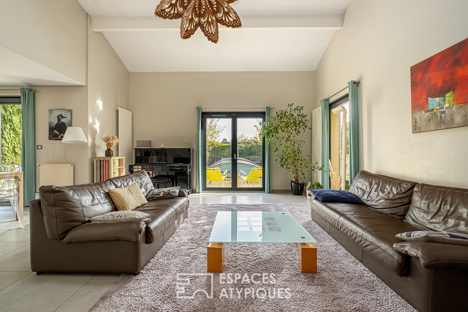 Family home in a peaceful setting in Ecully